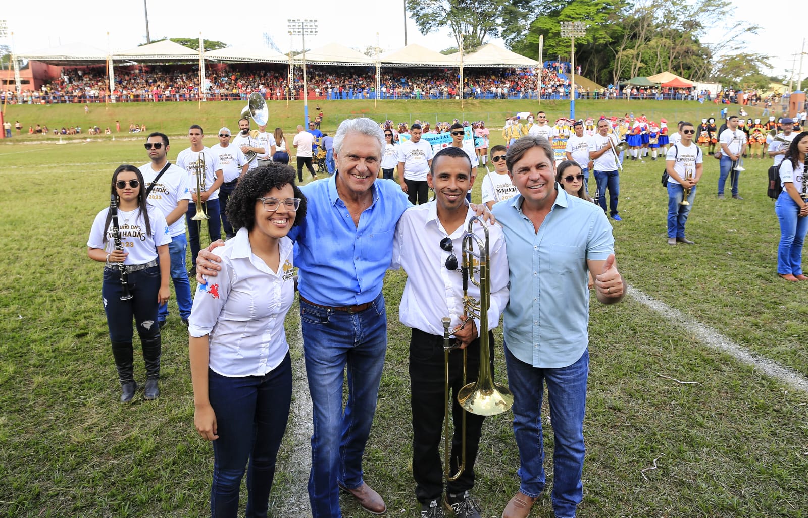 O governador Ronaldo Caiado junto com o presidente da Alego Bruno Peixoto encerra o Circuito de Cavalhadas 2023 em Corumbá de Goiás