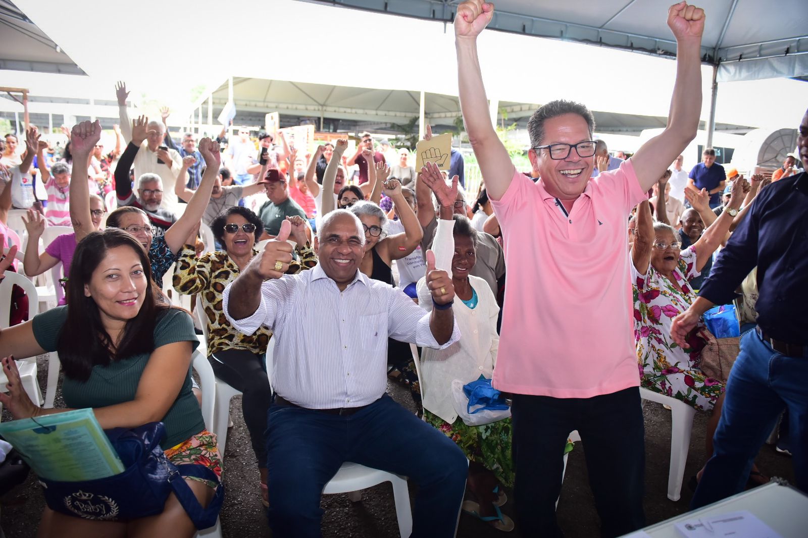 Após atendimento no Mutirão, 57 famílias terão seus imóveis regularizados pela gestão municipal. 