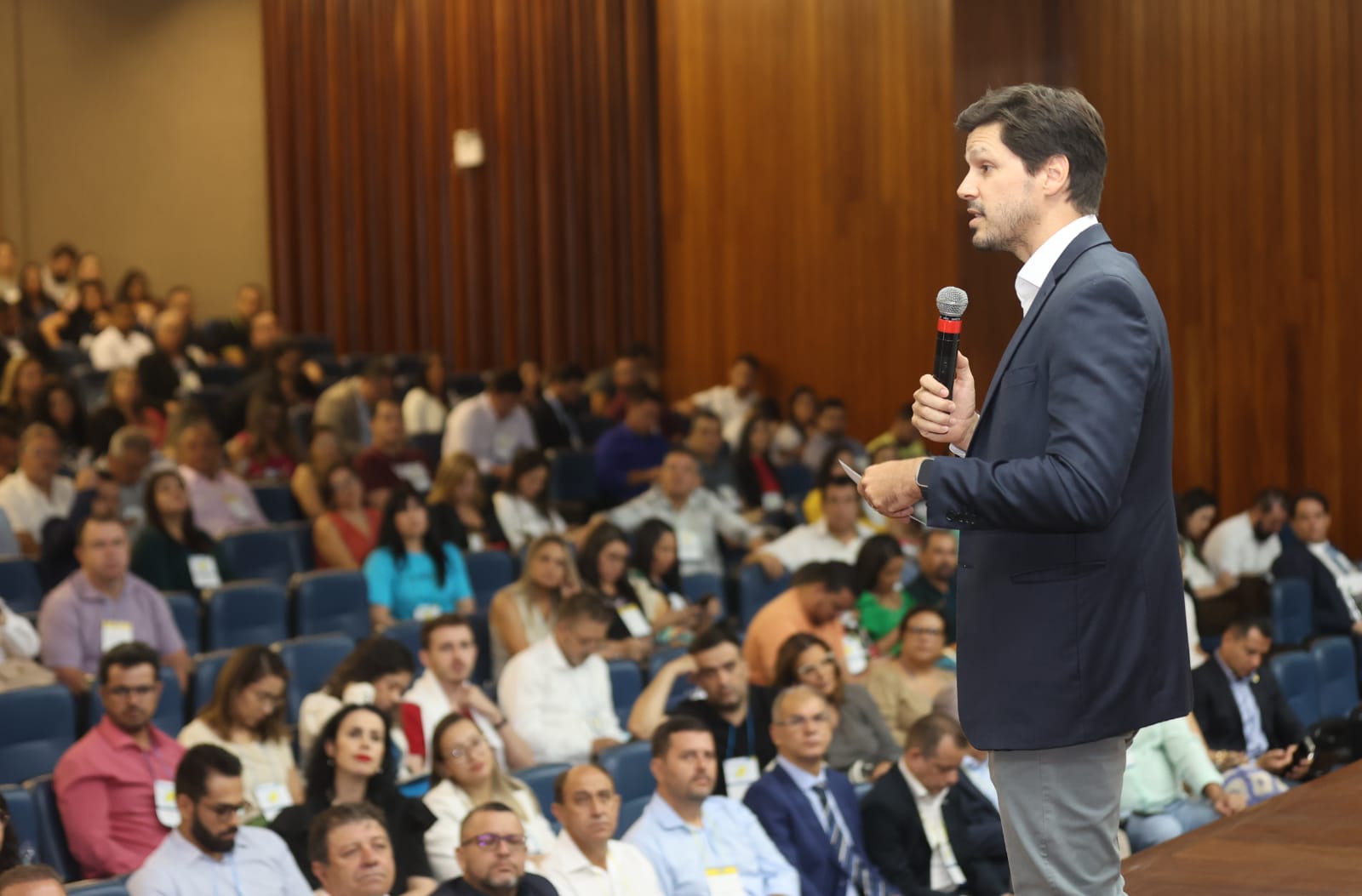 Em abertura de congresso da AGM, Daniel Vilela reforça compromisso do Governo de Goiás com a boa governança