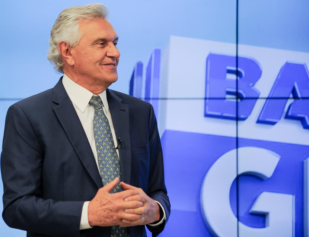 Governador Ronaldo Caiado destaca redução do tempo de espera por cirurgias eletivas e queda da criminalidade durante entrevista à Record TV