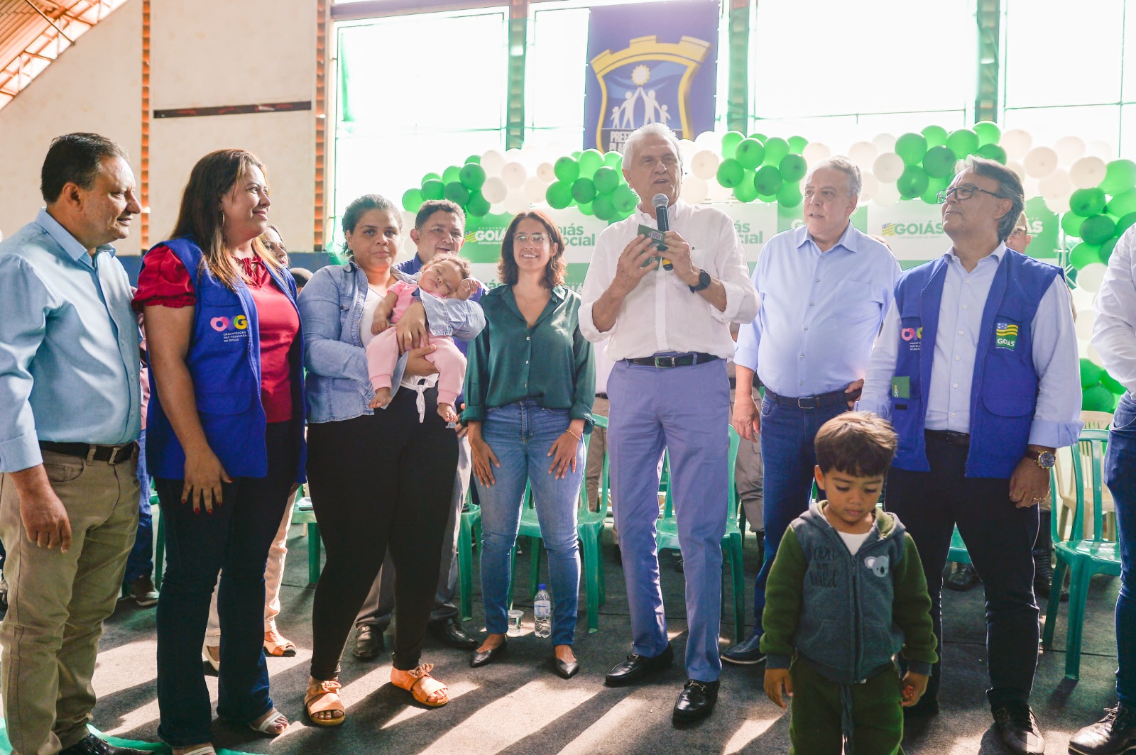 Ronaldo Caiado faz entrega de benefícios do Goiás Social em Planaltina de Goiás: 