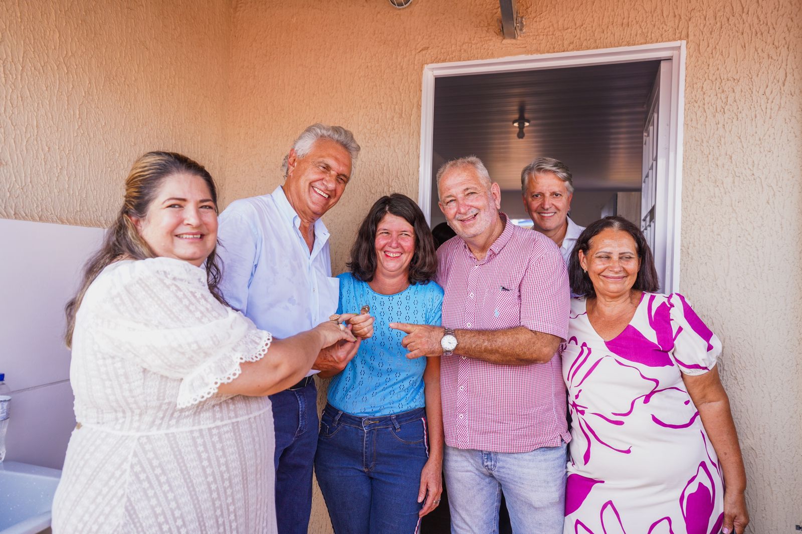 Governador Ronaldo Caiado entrega 67 unidades habitacionais a custo zero em Firminópolis e Damolândia, com investimento do Tesouro Estadual de R$ 7,3 milhões