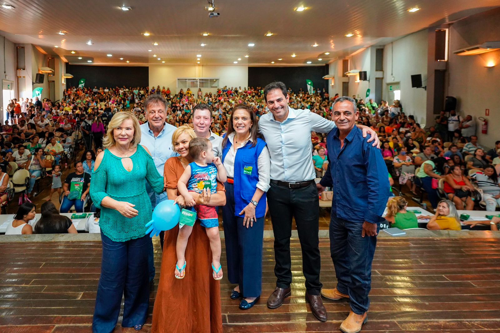  Gracinha Caiado em Catalão: 