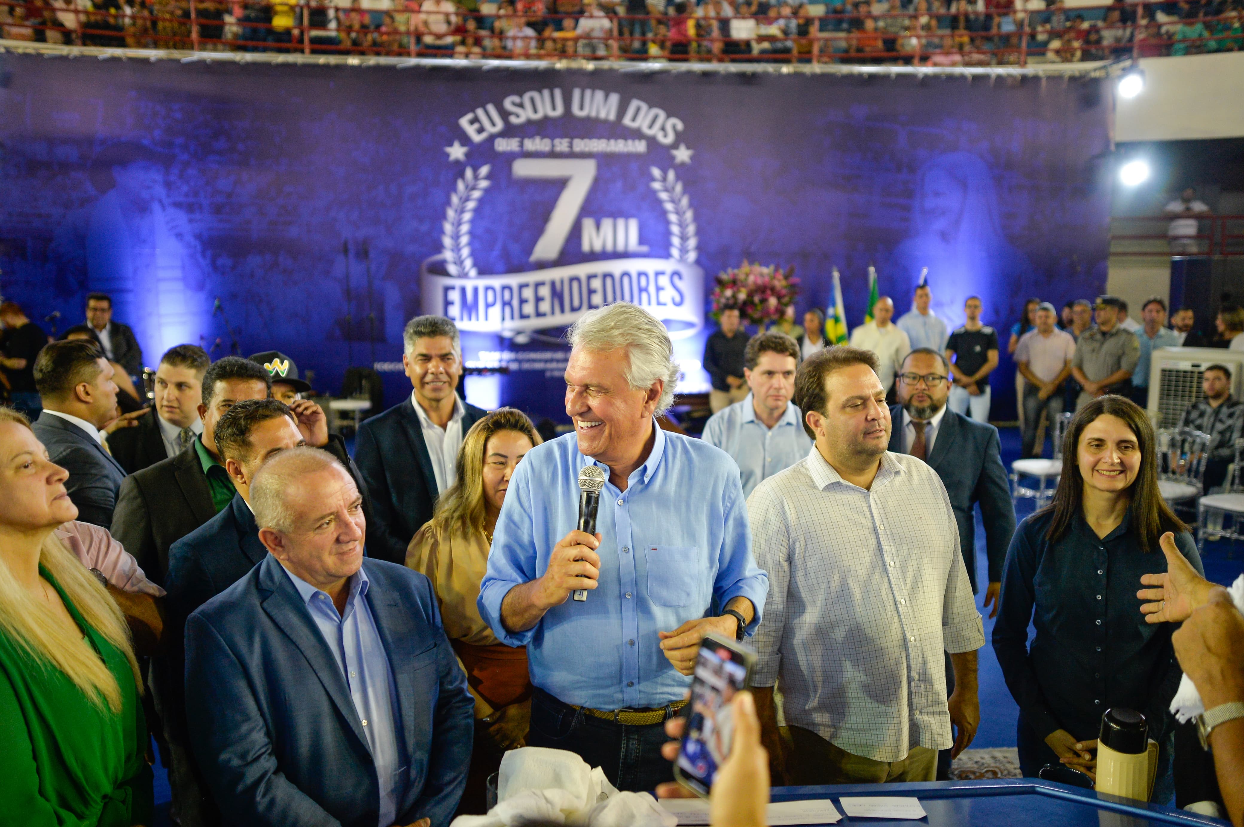 Governador Ronaldo Caiado durante "O Dia da Invocação" da Igreja Mundial do Poder de Deus, em Anápolis