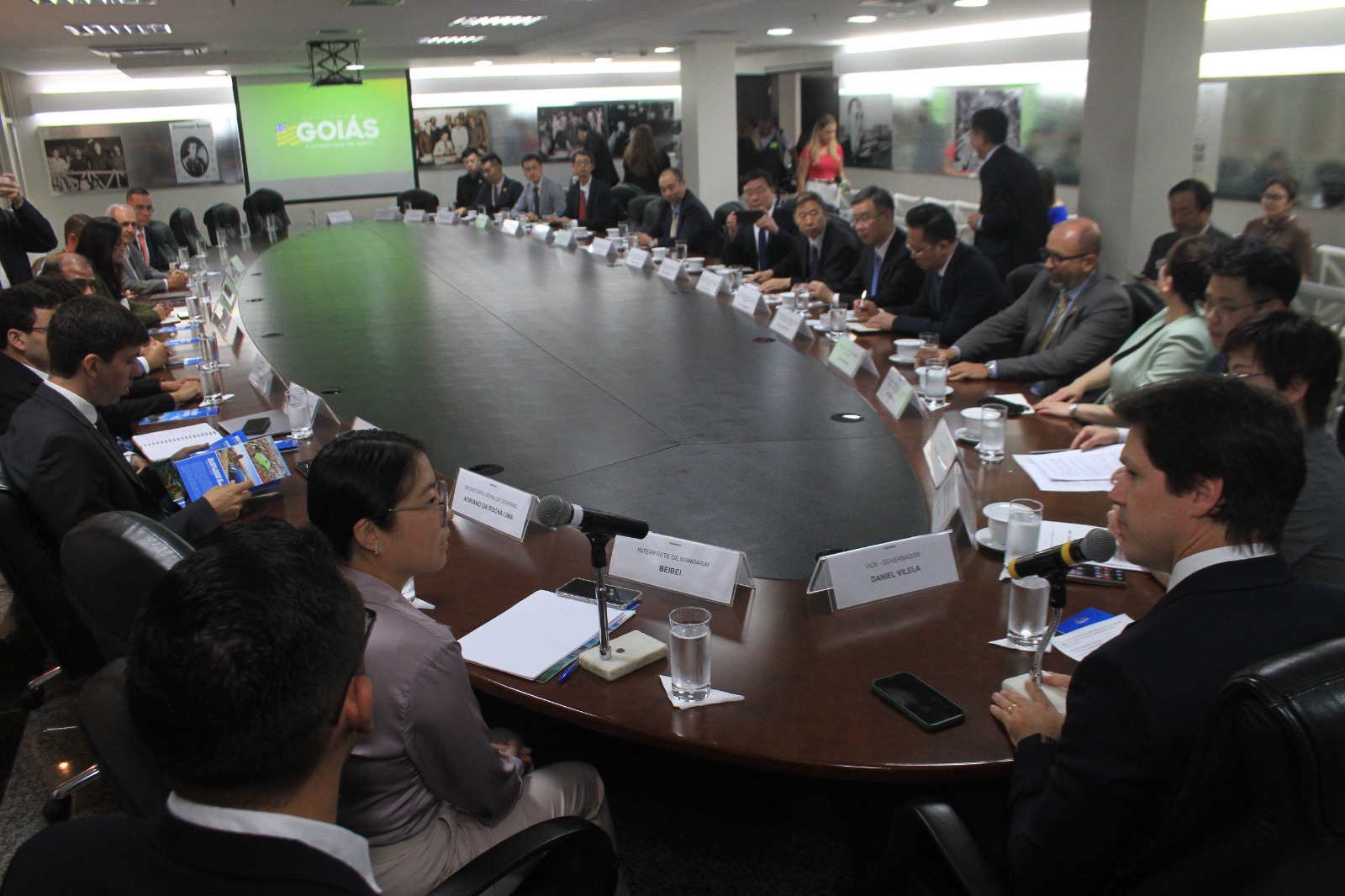 Daniel Vilela recebe comitiva da província chinesa de Hebei, para reunião de trabalho