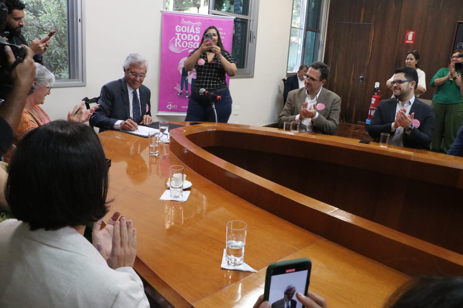 Governador Ronaldo Caiado em lançamento de parceria com a UFG para teste genético de detecção precoce de câncer de mama pelo SUS