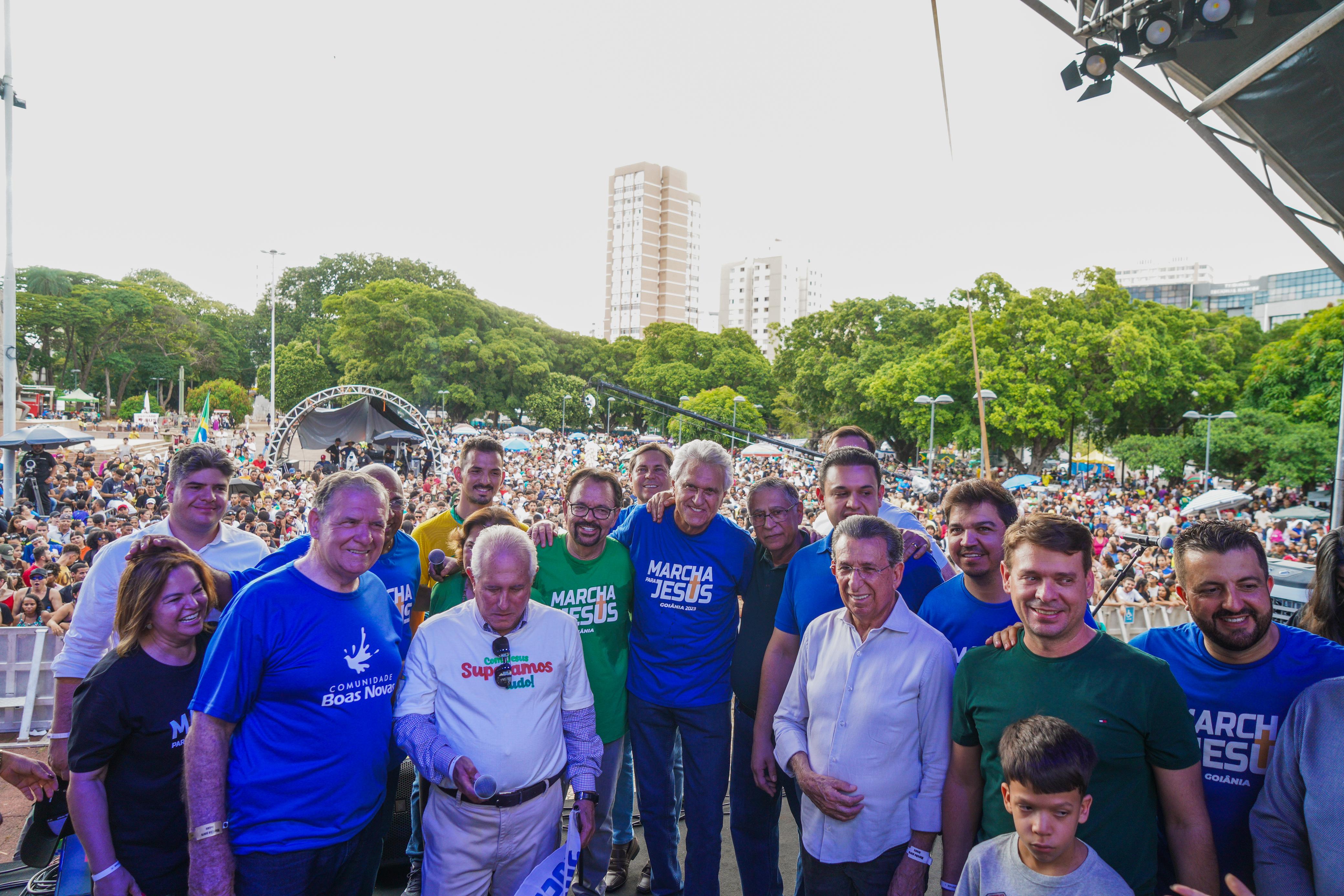Governador Ronaldo Caiado participa da Marcha para Jesus 2023 na Praça Cívica