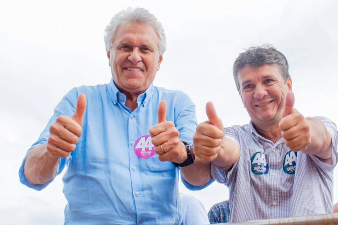 William Gregório vitorioso da eleição suplementar deste domingo ao lado do governador Ronaldo Caiado que esteve em Bom Jardim finalizando atos de campanha neste último sábado 