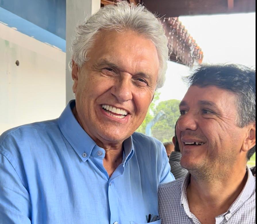 Ronaldo Caiado com o prefeito eleito Willian Gregório: 