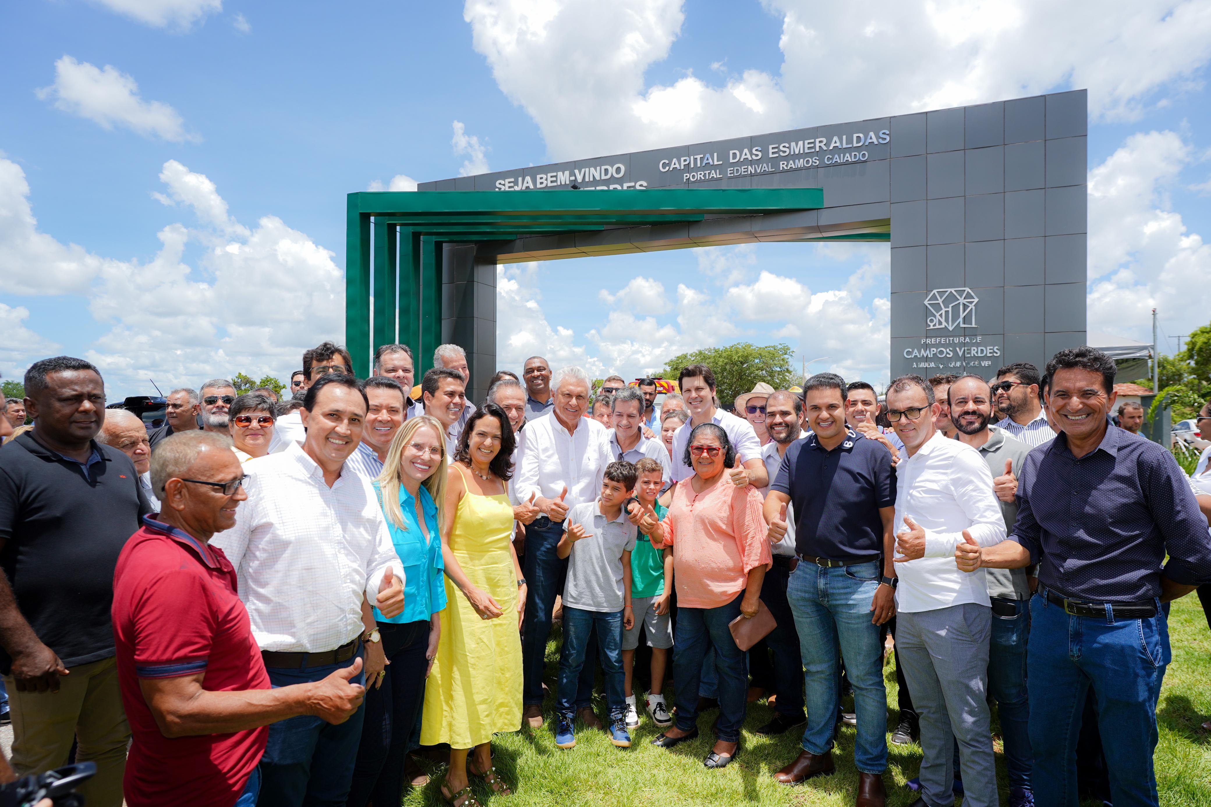 Portal homenageia pai do governador Ronaldo Caiado, em Campos Verdes