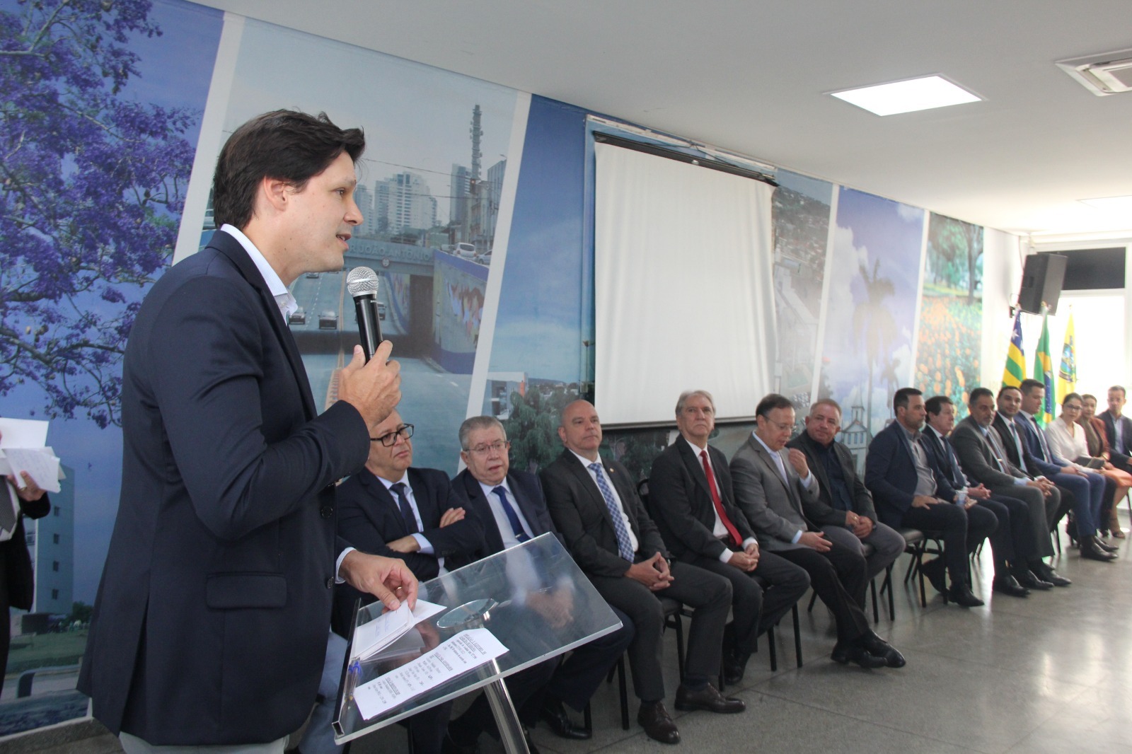 Vice-governador Daniel Vilela vistoriou o novo fórum civil de Aparecida de Goiânia