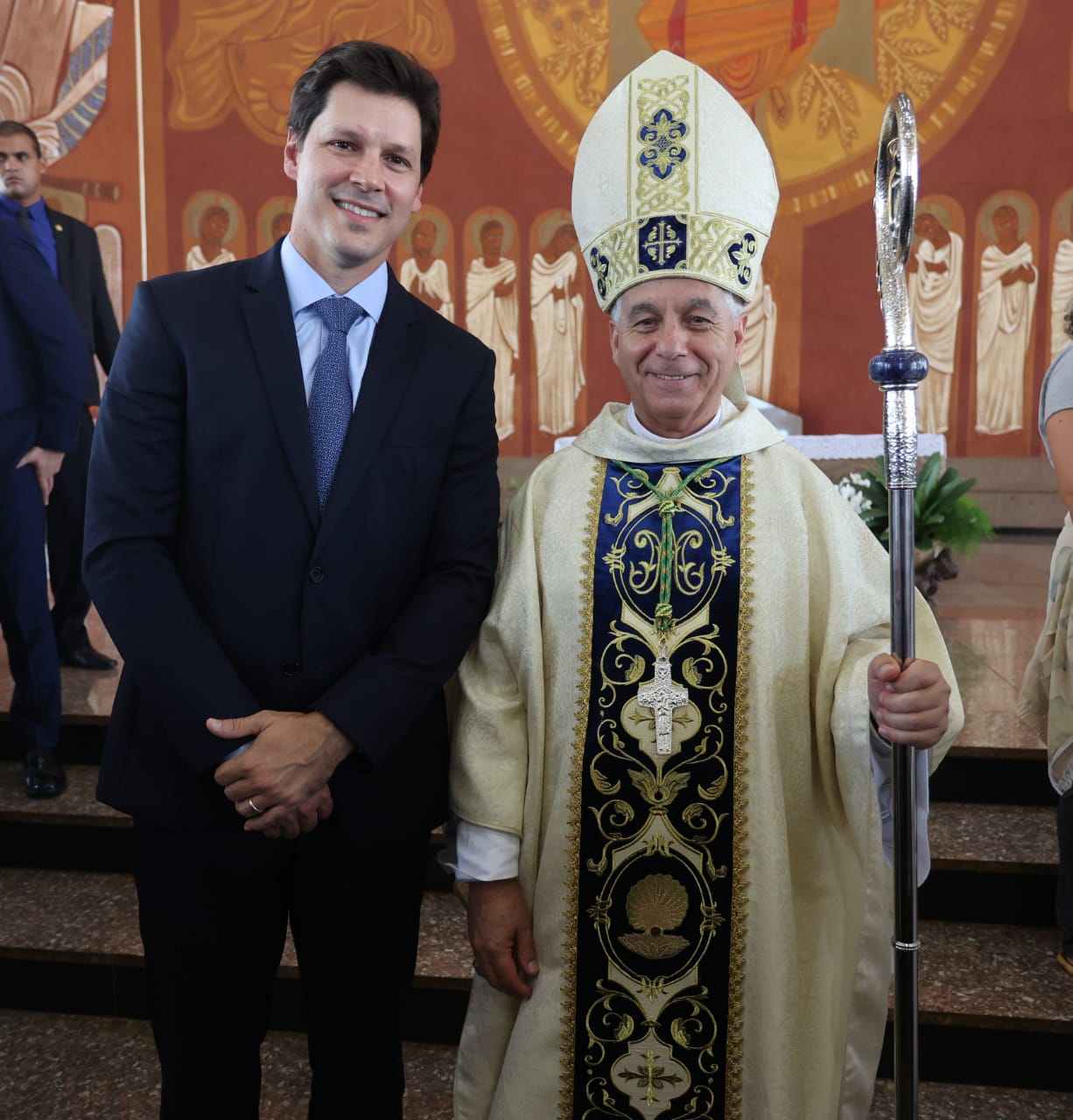 Vice-governador de Goiás, Daniel Vilela, participa da missa de acolhida e posse do novo bispo da Diocese de Jataí, Dom Joaquim Carvalho