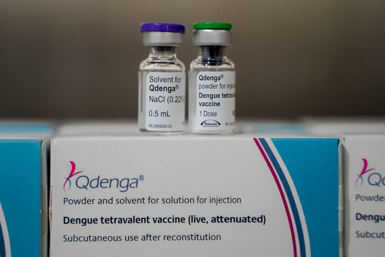 Vacina Qdenga chega a Goiás e 51 municípios iniciarão a vacinação na próxima quinta-feira (15/02)