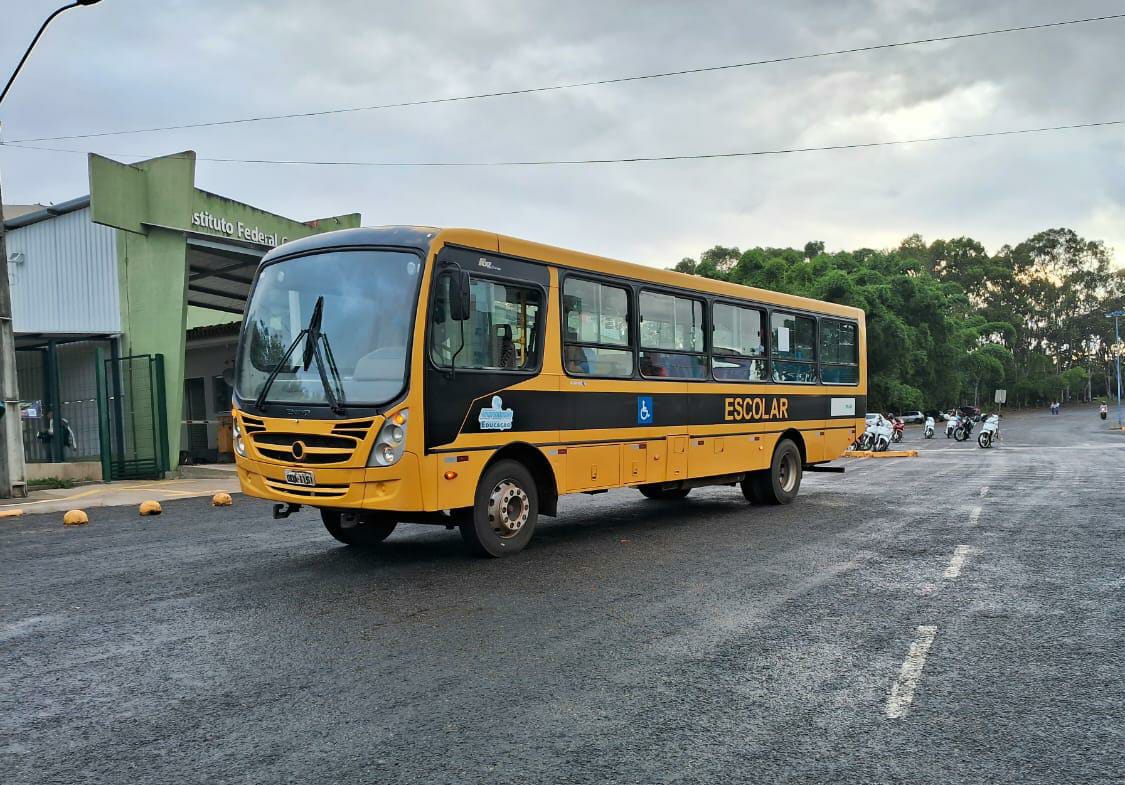 Veículos do transporte escolar estar com documentação em dia na AGR: mais segurança para estudantes 