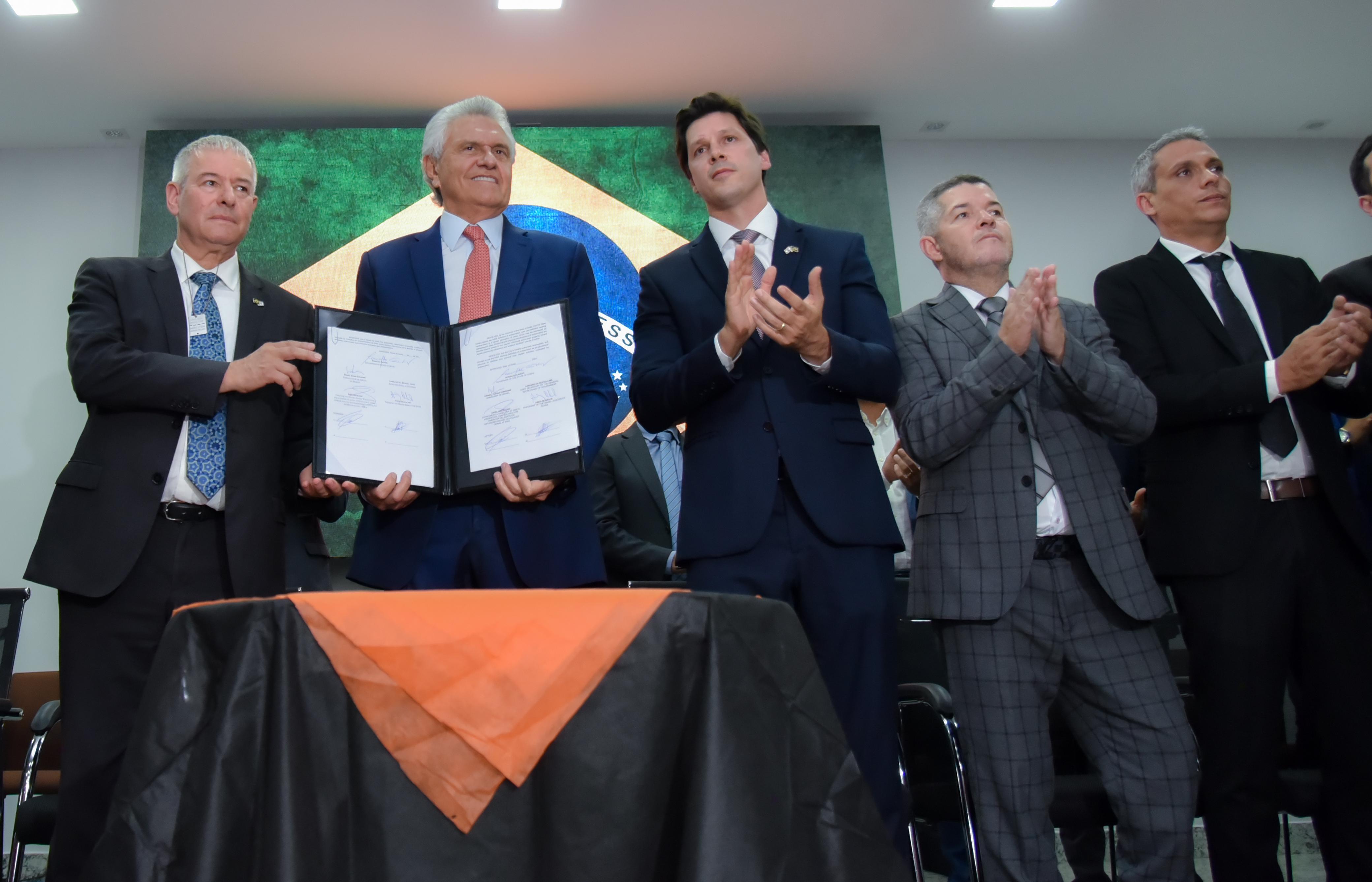 Governador Ronaldo Caiado durante inauguração de parque em homenagem às vítimas israelenses e assinatura de acordos de cooperação com Israel 