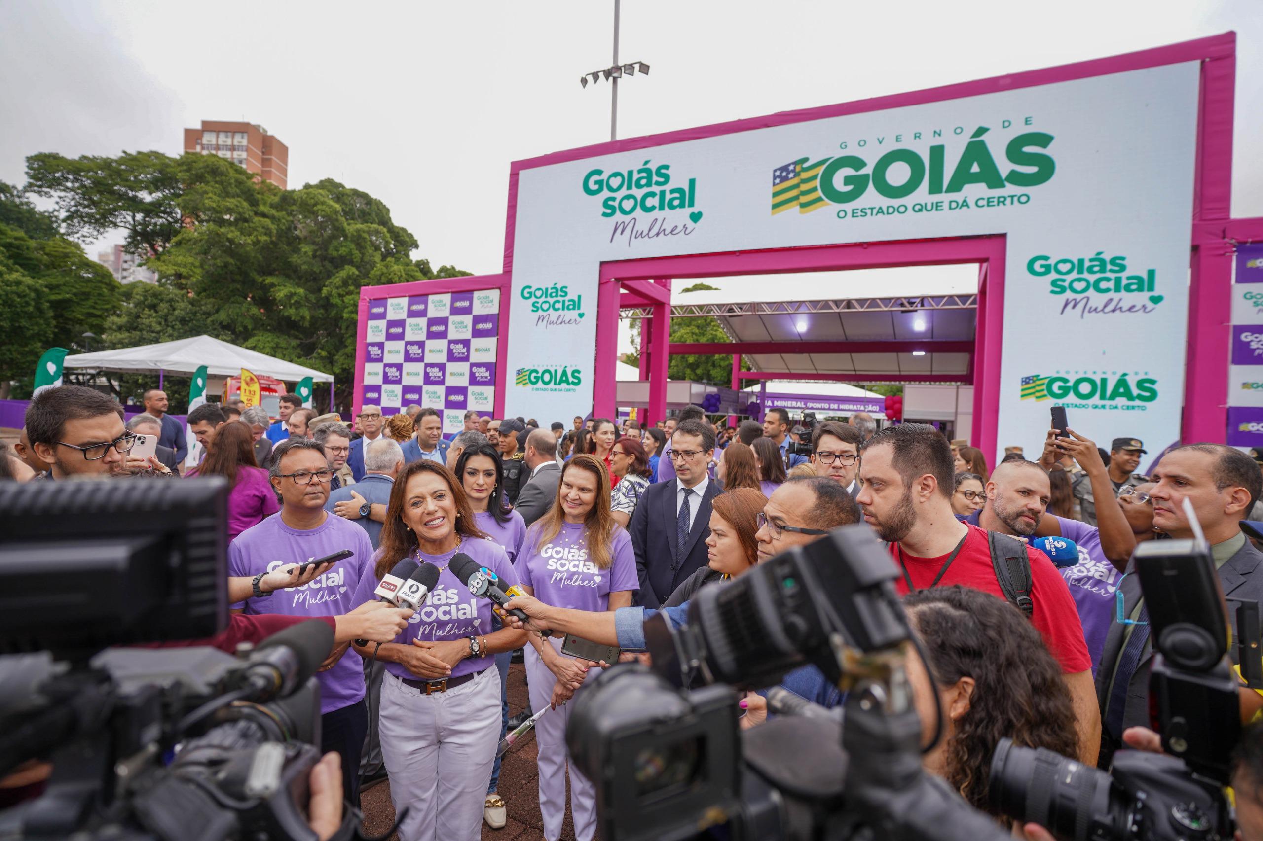 Gracinha Caiado na abertura do Goiás Social Mulher na Praça Cívica: iniciativa pensada para oferecer proteção, cuidado e transformação de vida