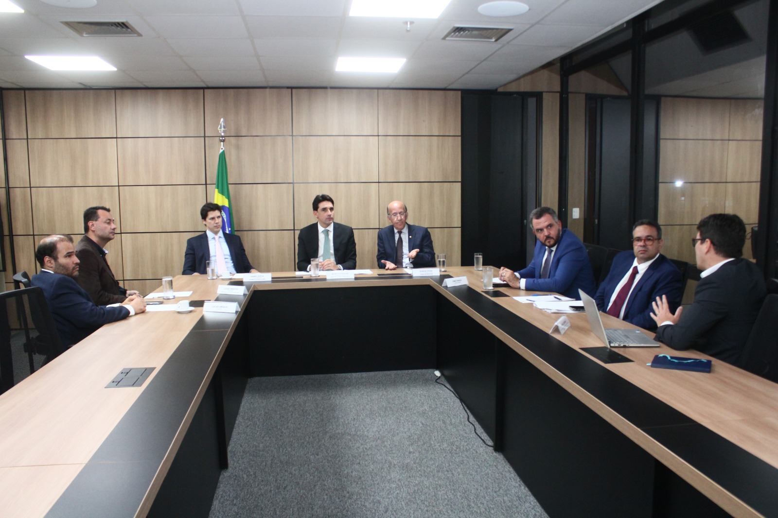  Vice-governador Daniel Vilela participa de reunião com ministro de Portos e Aeroportos, Silvio Costa Filho, para acelerar federalização do Aeroporto de Cargas de Anápolis