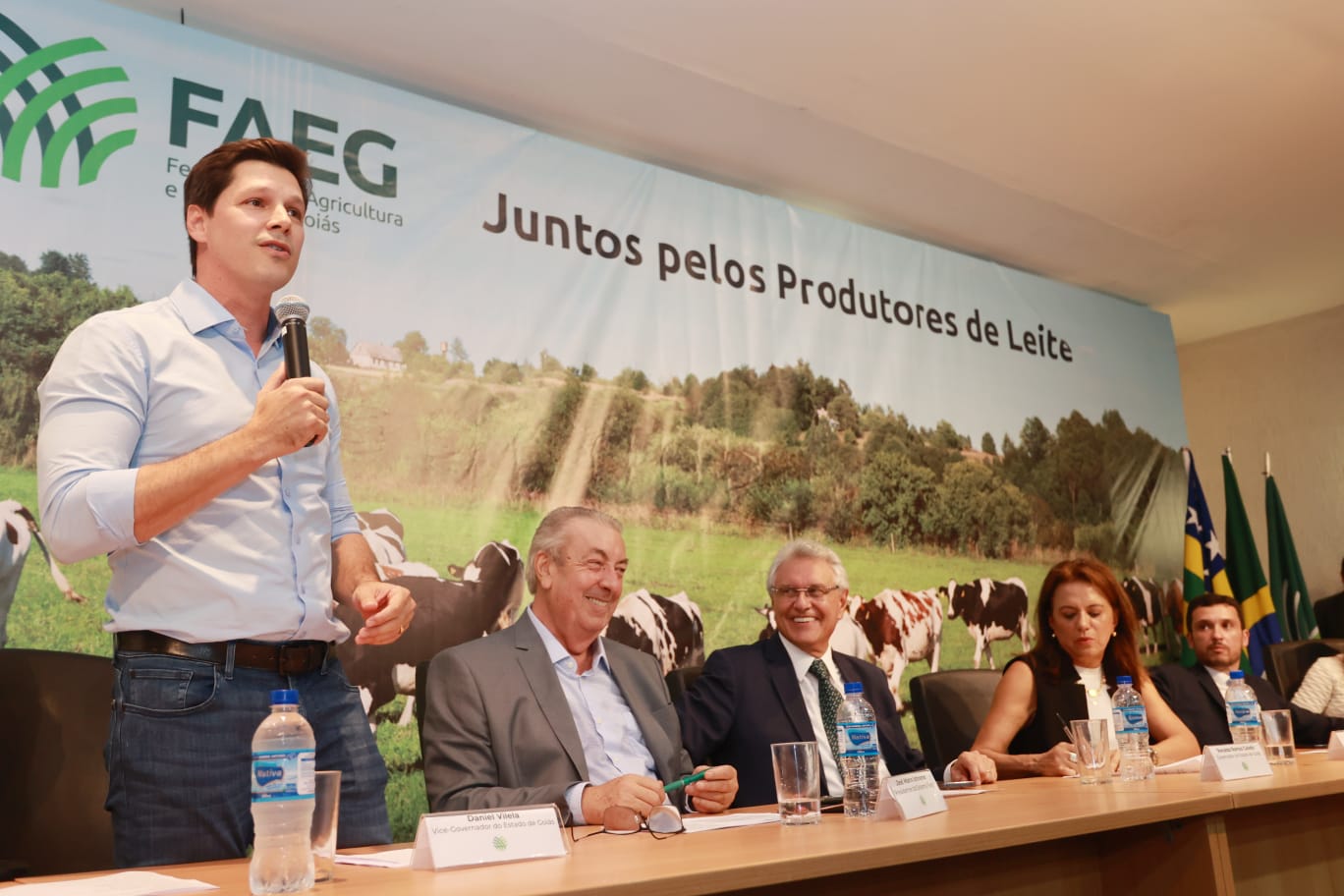 Vice-governador Daniel Vilela participa, com governador Ronaldo Caiado, de reunião na Federação da Agricultura e Pecuária de Goiás, onde foram anunciadas medidas para blindar e valorizar a produção de