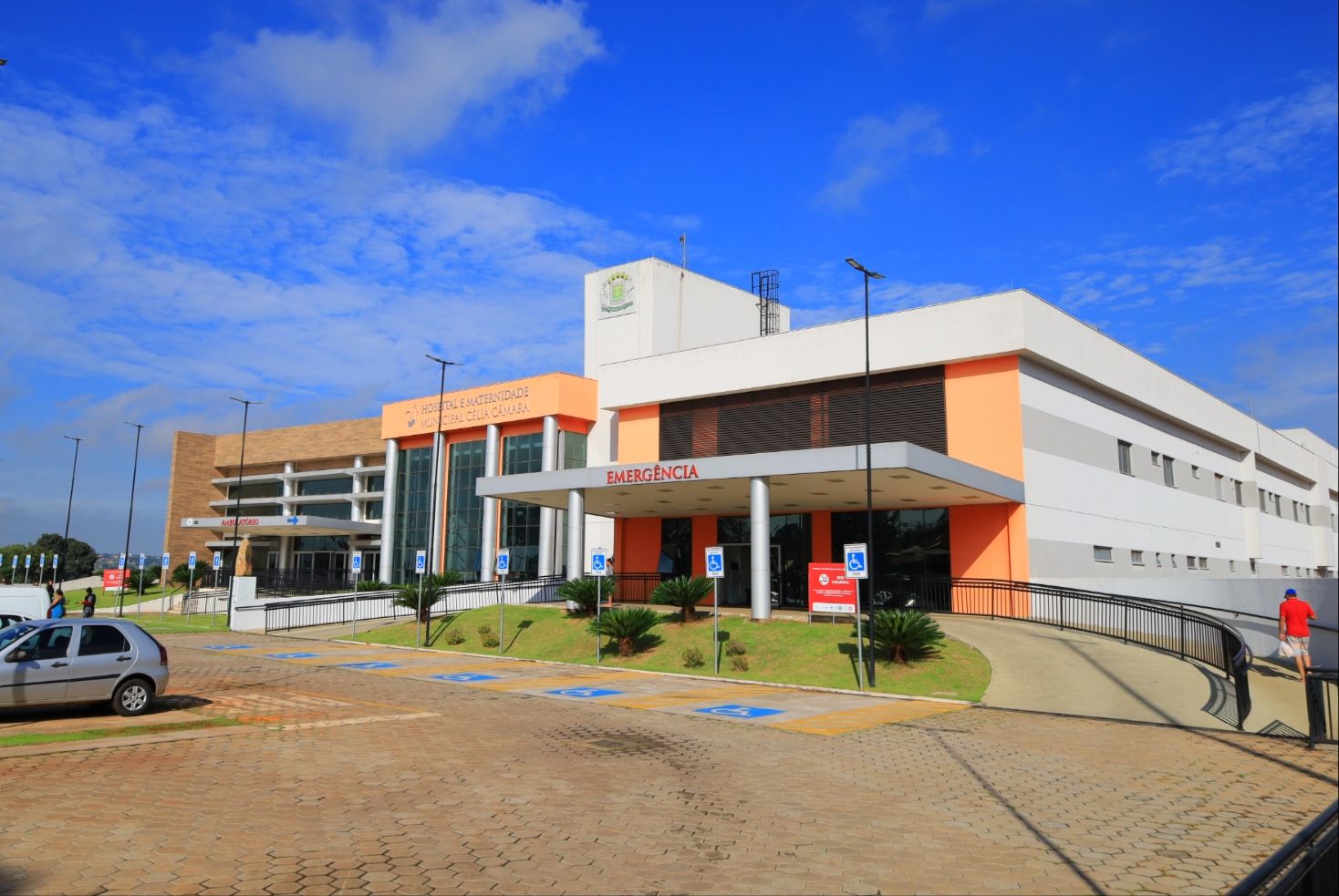 Prefeito Rogério participa de ato de ampliação do Hospital e Maternidade Municipal Célia Câmara