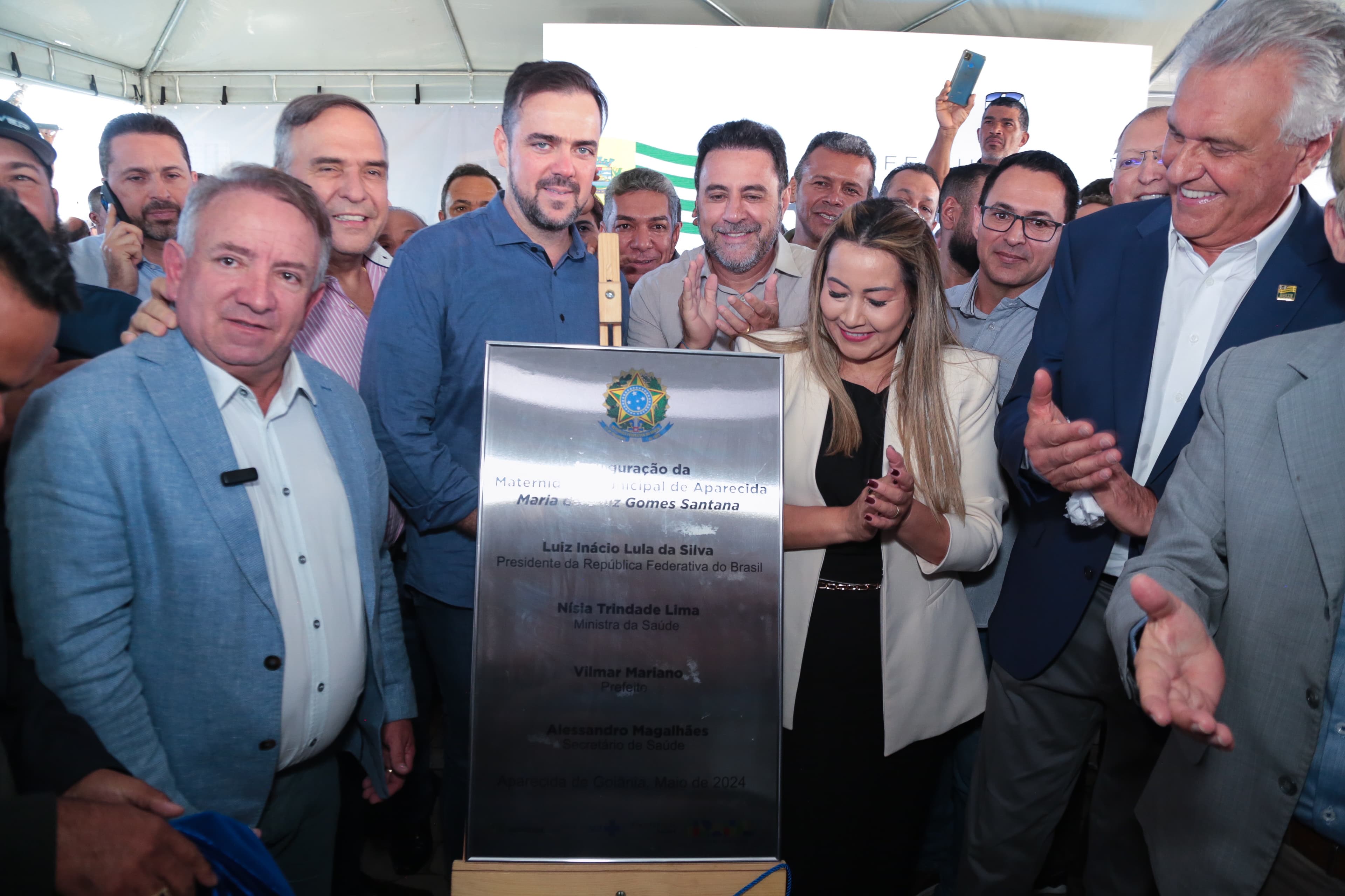 Governador Ronaldo Caiado e autoridades na inauguração da Maternidade Maria da Cruz Gomes Santana: 