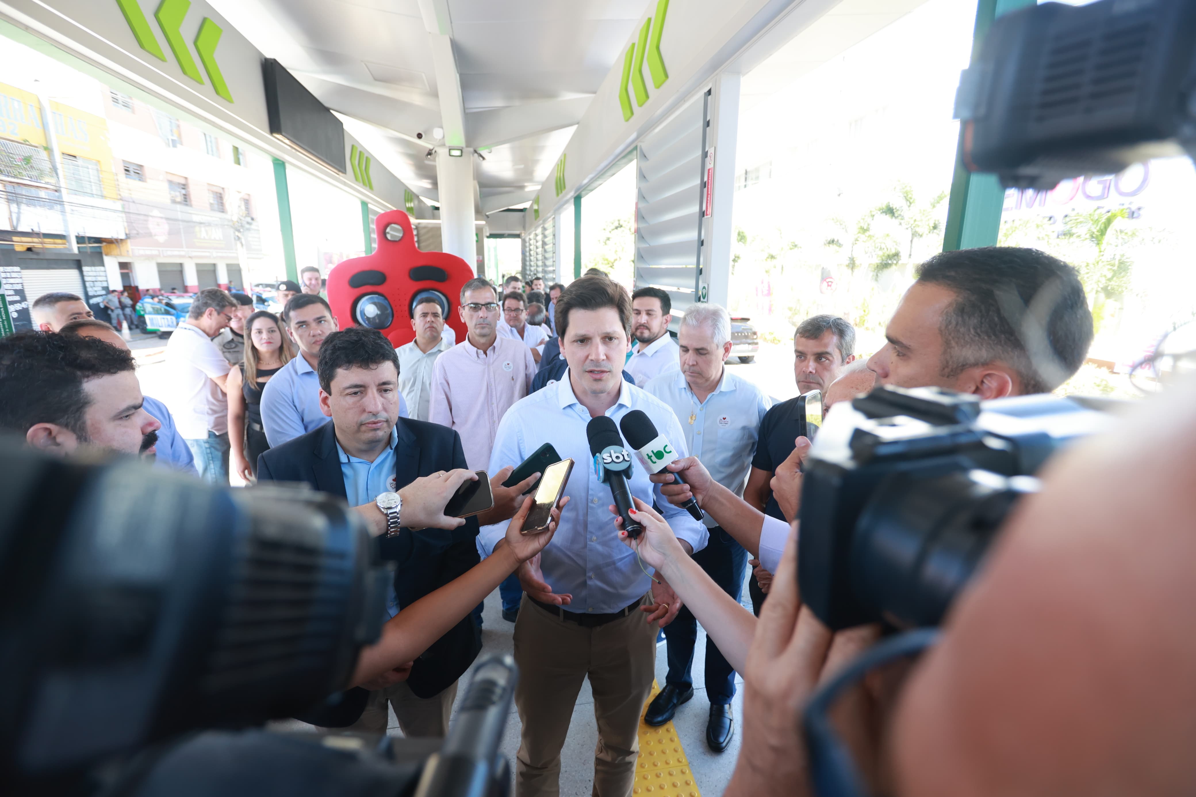 Daniel Vilela e Adriano da Rocha Lima entregam nova Estação Hemocentro aos usuários do Eixo Anhanguera