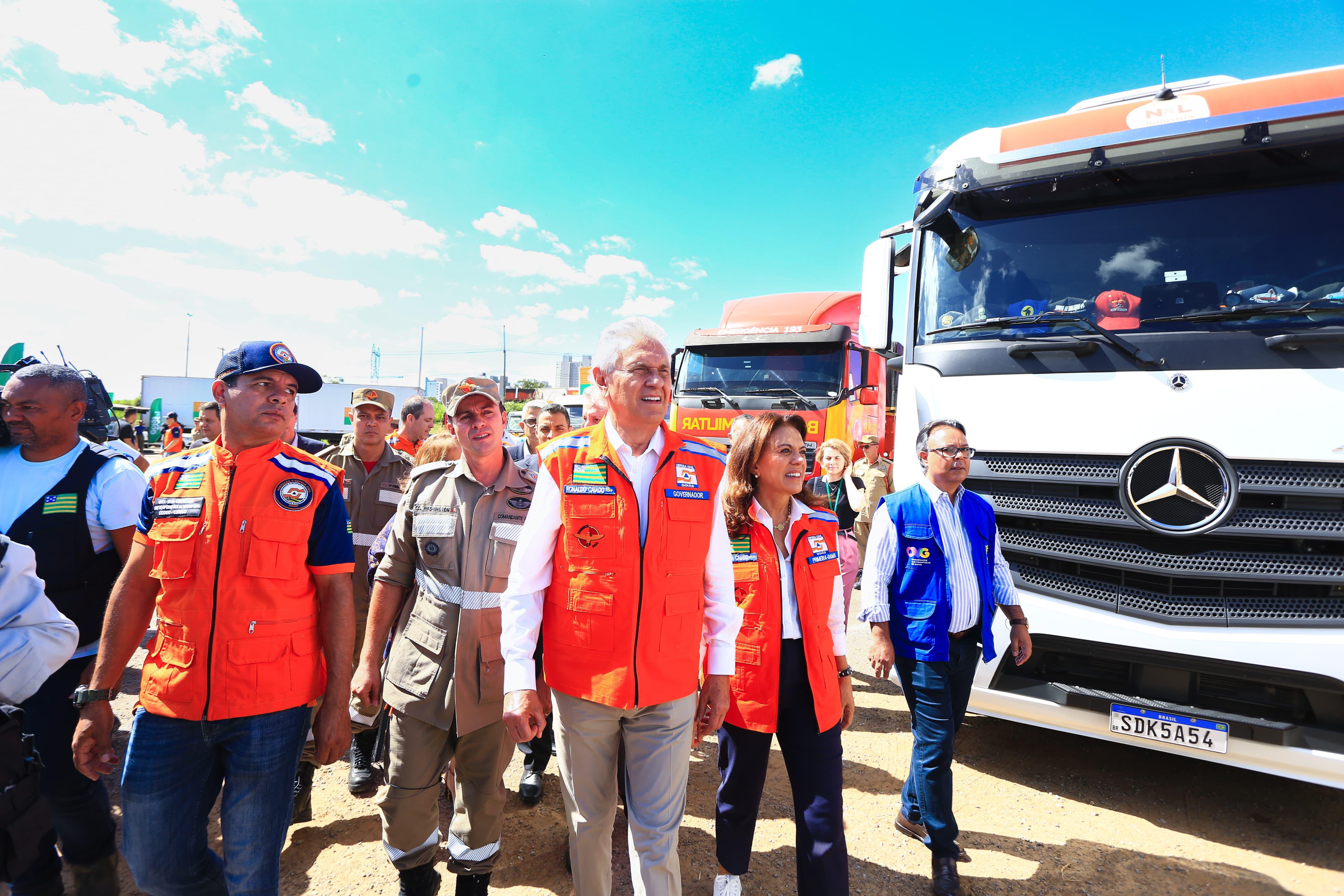 Governador Ronaldo Caiado e primeira-dama acompanham envio de donativos ao Rio Grande do Sul