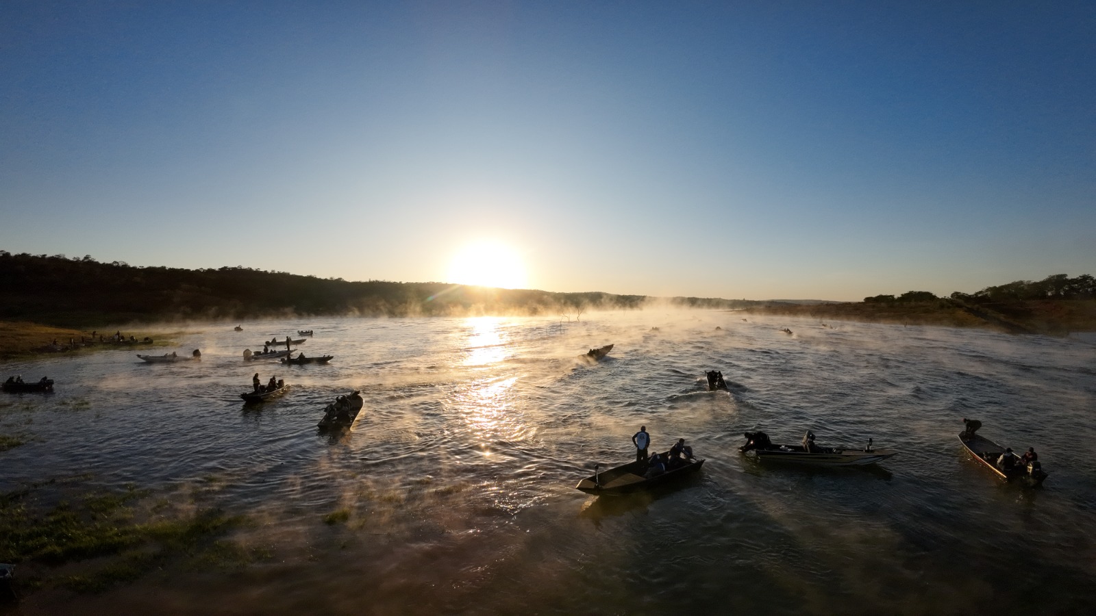 Lago da Serra do Facão, em Catalão, recebe quase 400 pescadores, neste sábado 