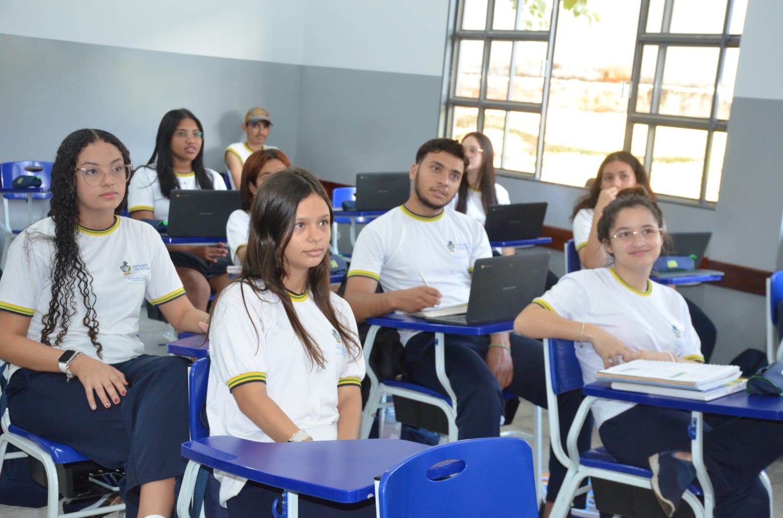 Para ninguém ficar de fora: escolas da rede estadual de ensino auxiliam estudantes a fazer inscrição no Enem 2024