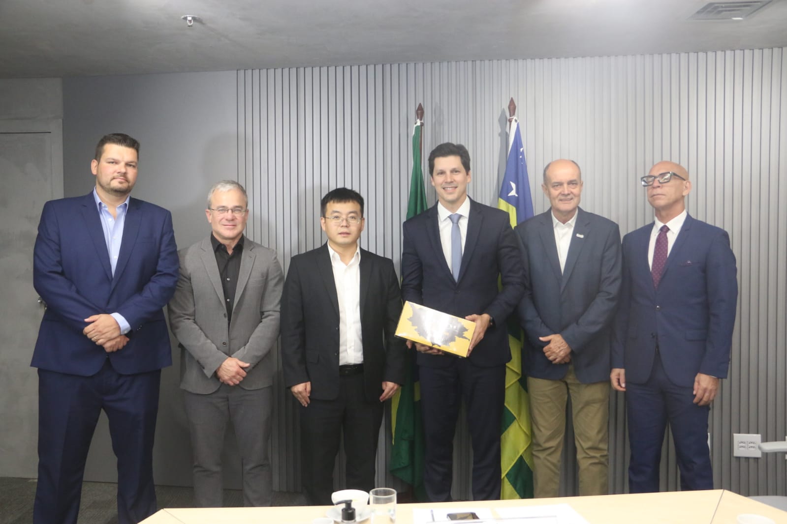 Vice-governador Daniel Vilela recebe gerente-geral da empresa chinesa Weichai. Multinacional vai investir R$ 100 milhões em nova fábrica em Itumbiara, na região Sul do Estado Vice-Governadoria - Go