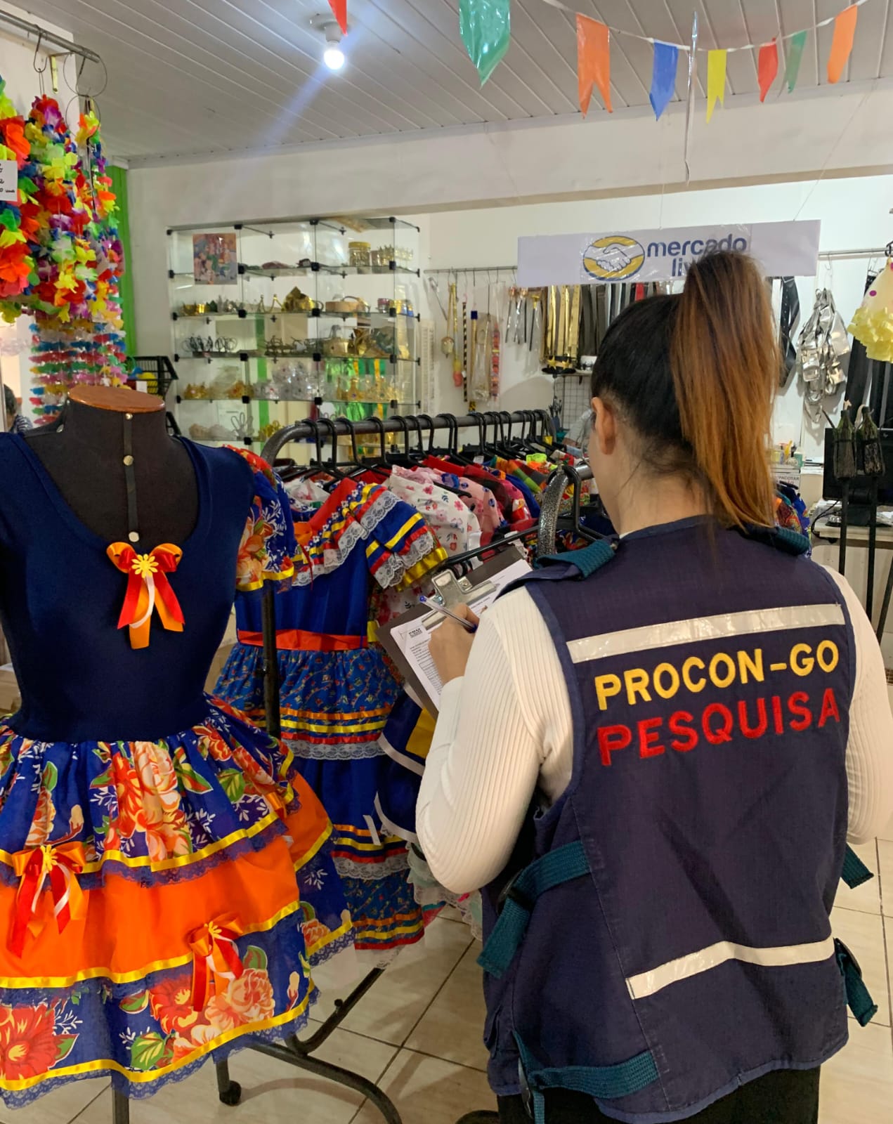 Após visita a 22 estabelecimentos, equipe do Procon Goiás coloca o preço dos itens juninos na ponta do lápis