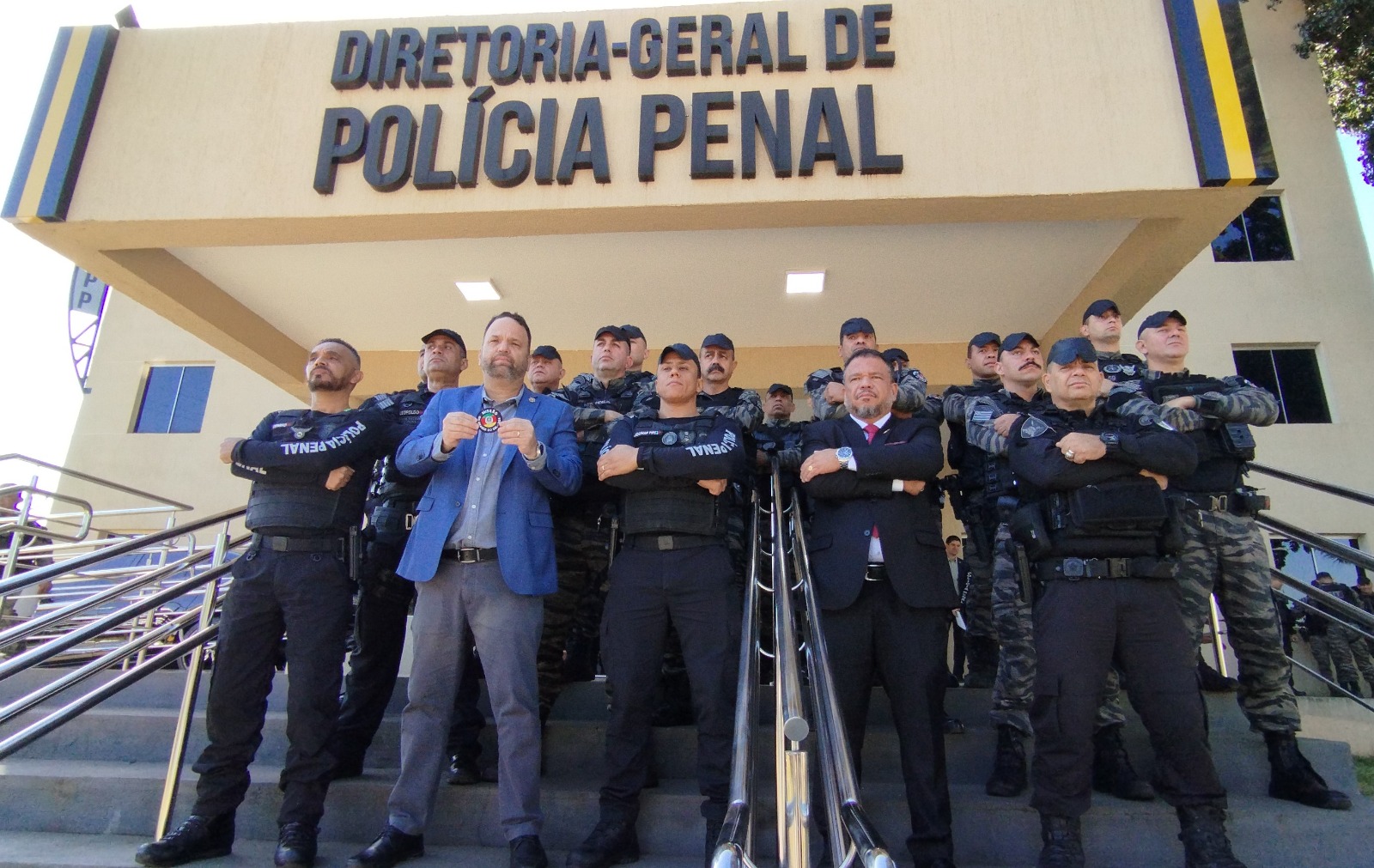 Policiais penais são homenageados após 32 dias de trabalho voluntário no RS: mais experiência na bagagem