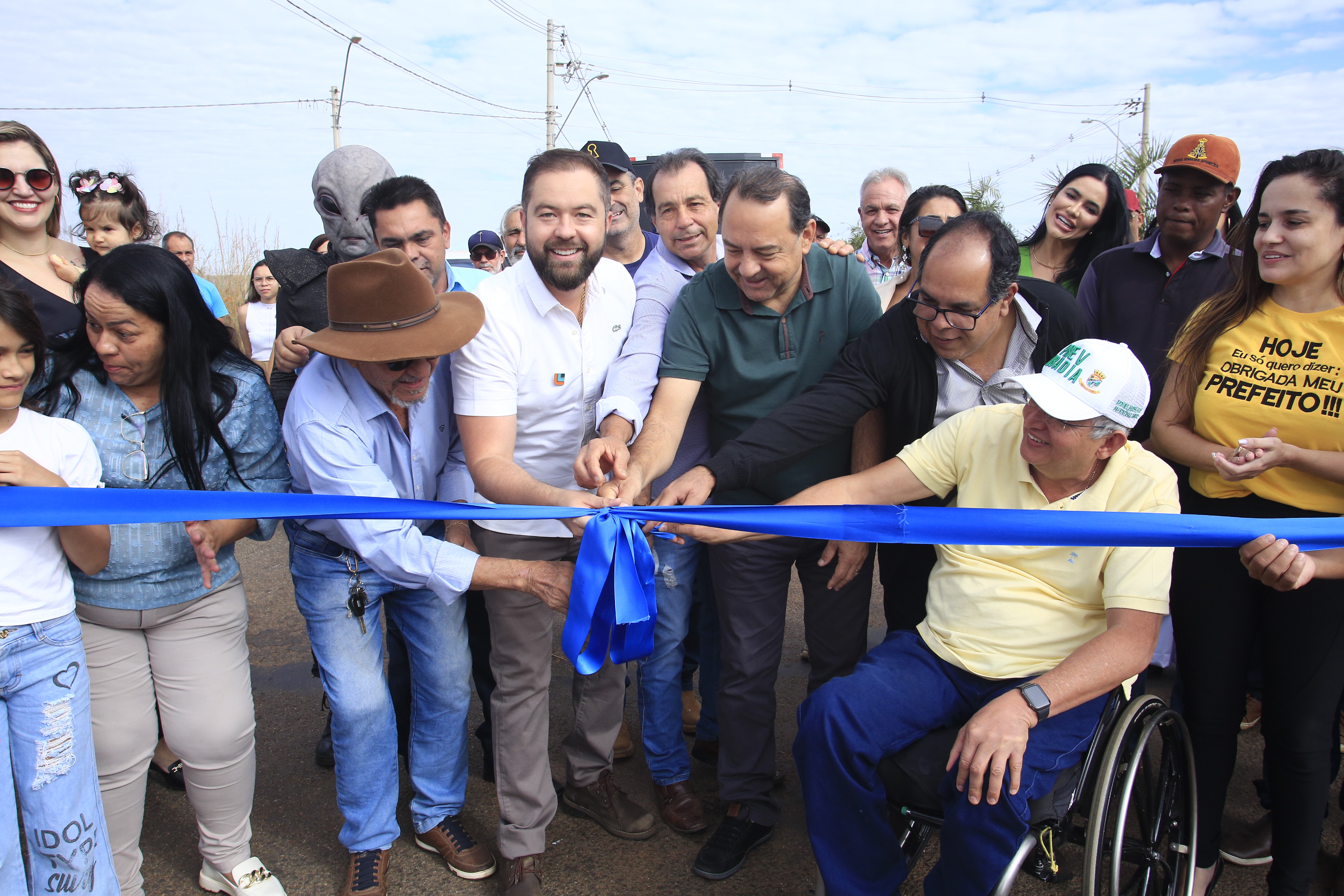 Além de unir as regiões isoladas ao centro, o novo acesso tornou-se o primeiro trecho urbano asfaltado entre a GO-040 e a BR-060, um trajeto mais curto para Goiânia e Aparecida de Goiânia