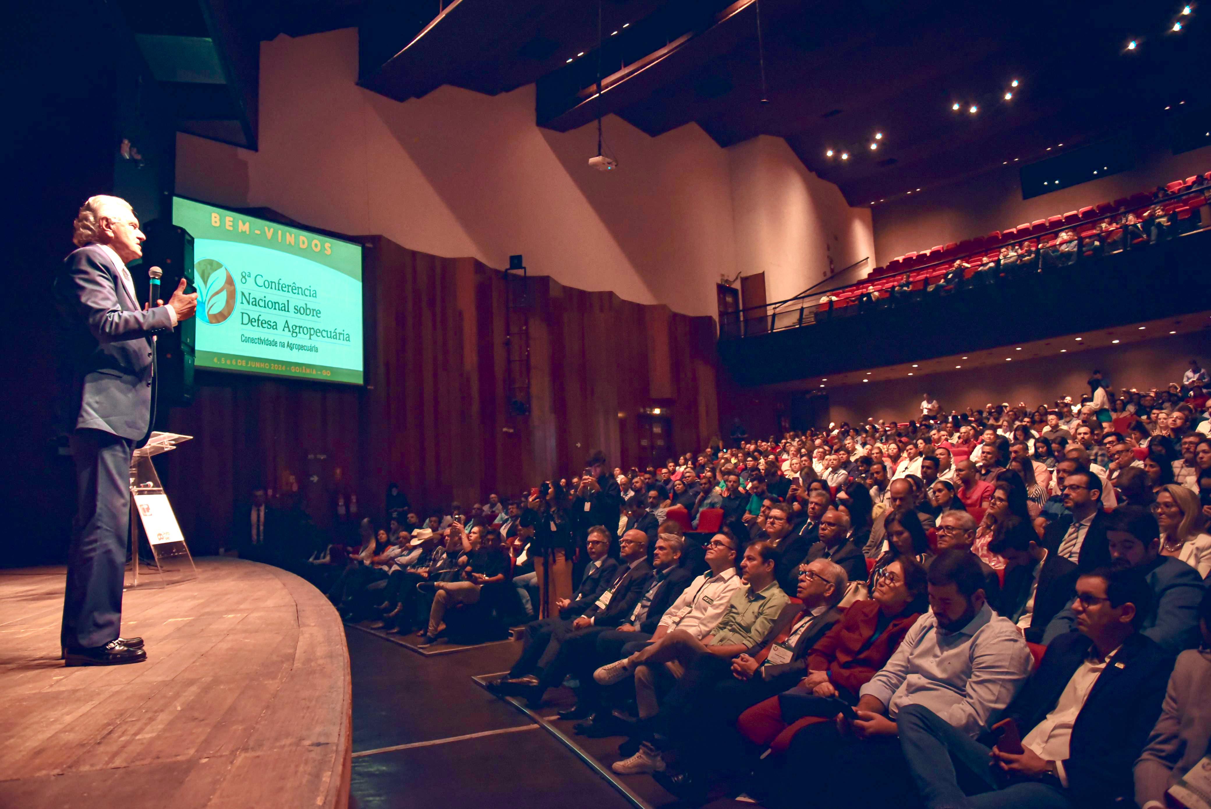 Governador Ronaldo Caiado participa da abertura da Conferência Nacional sobre Defesa Agropecuária, em Goiânia: 