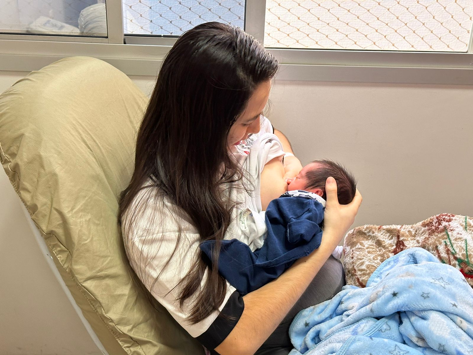 Pediatra da Maternidade Nascer Cidadão, unidade de saúde de Goiânia, aponta riscos para o bebê com amamentação cruzada