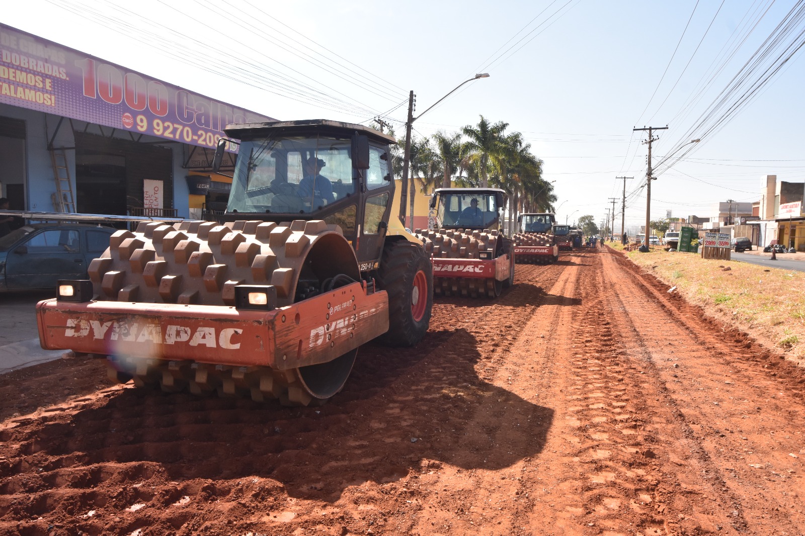  Máquina faz reciclagem do solo na manhã desta quarta-feira (14/8)