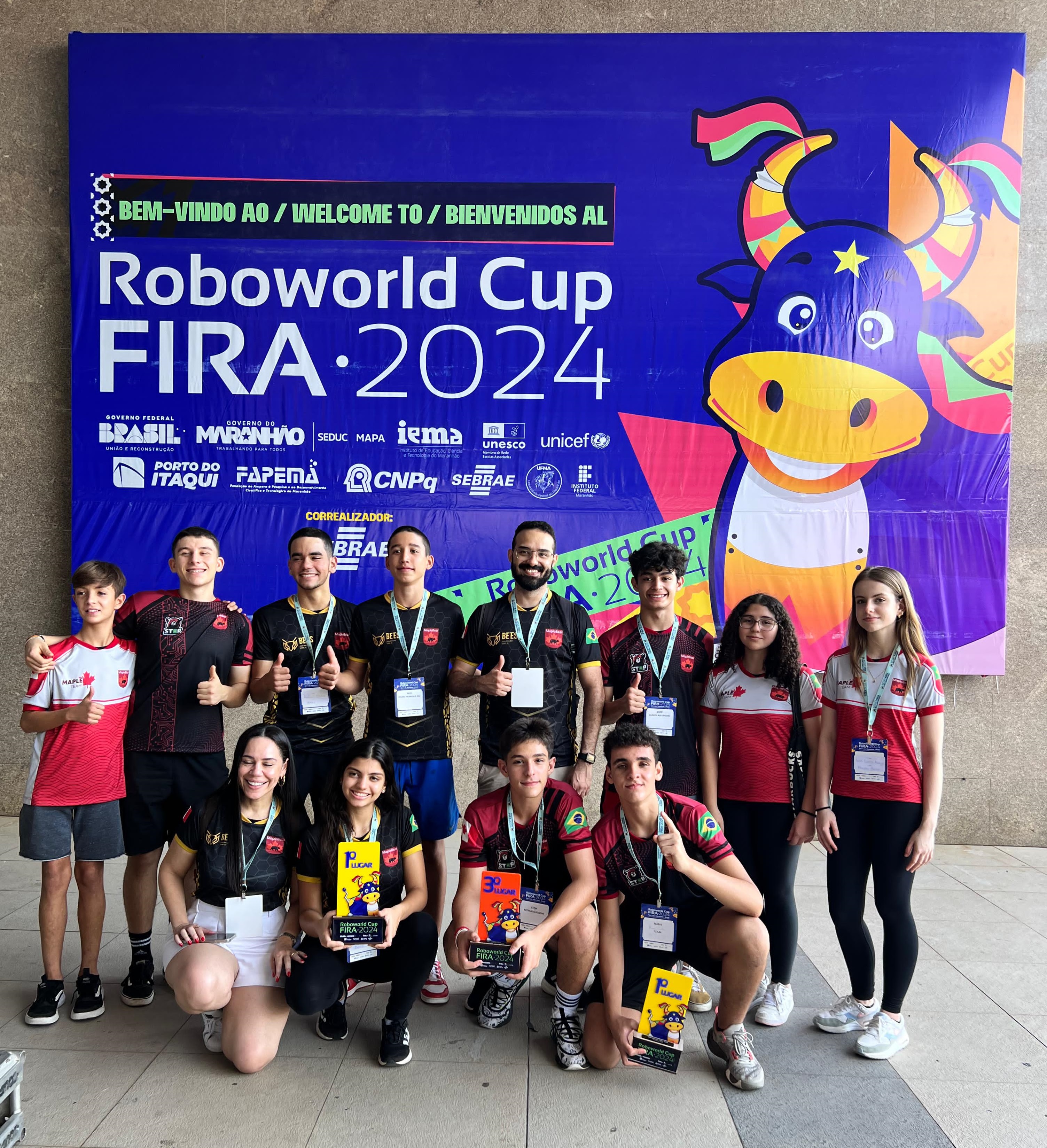 Comissão formada por alunos e integrantes da Escola Canadense Maple Bear Goiânia que estiveram no Campeonato Mundial, em São Luís-MA Maple Bear Goiânia