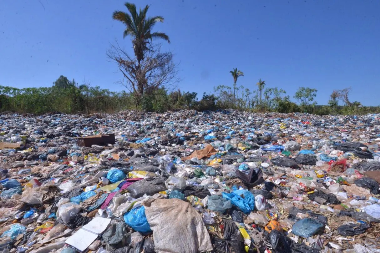 Municípios de Goiás geram cerca de 6,9 mil toneladas de resíduos sólidos por dia