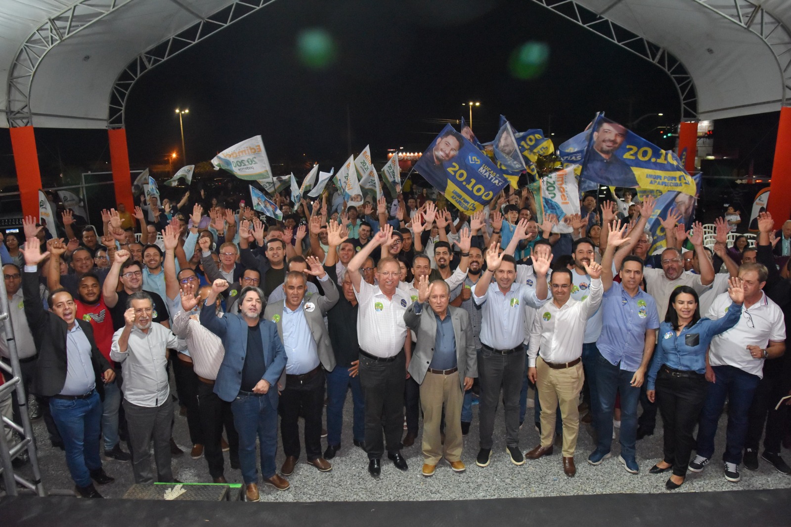 Líderes religiosos manifestam apoio a Leandro Vilela em evento público em Aparecida de Goiânia. 