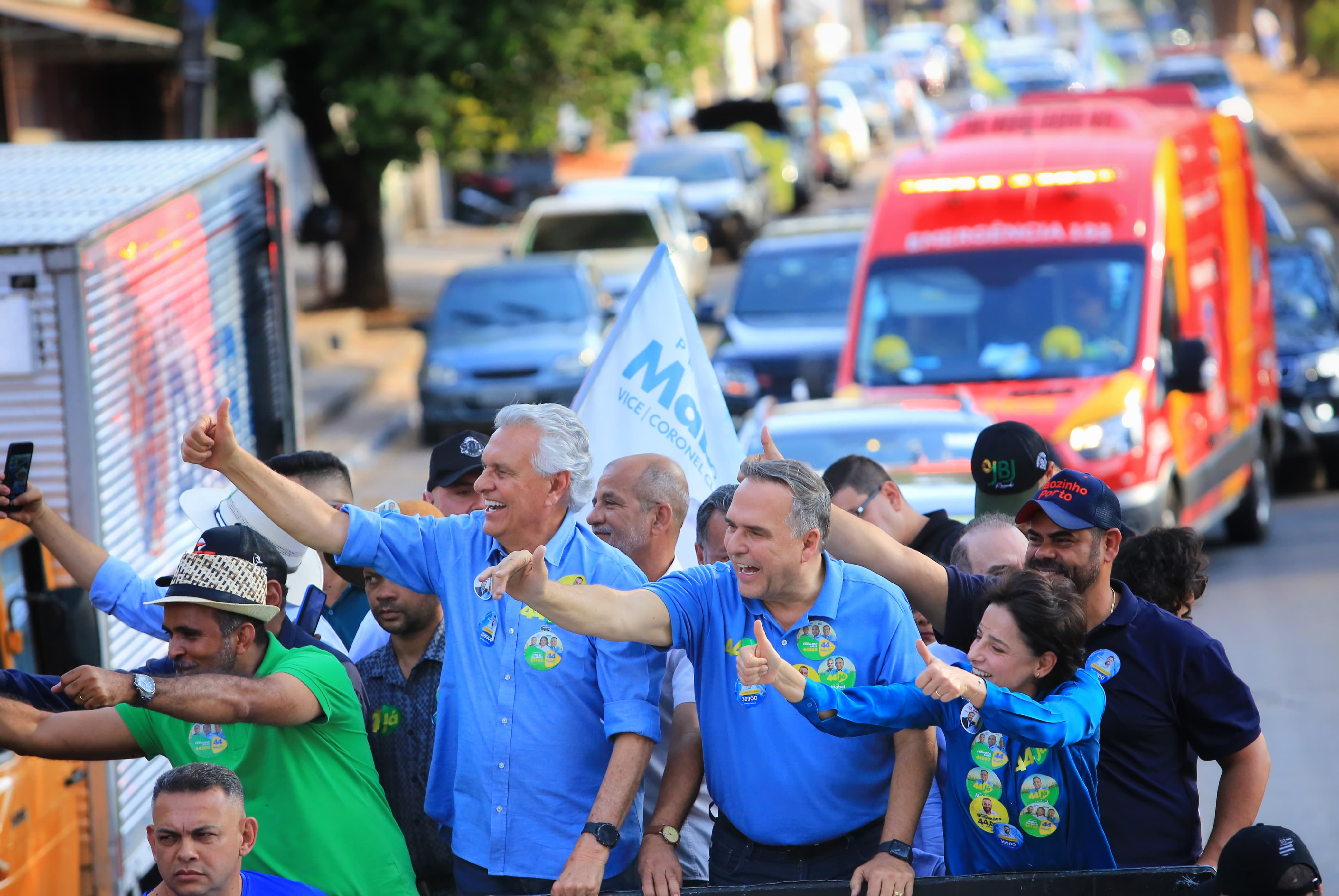 Caiado e filhas de Iris participam de carreata ao lado de Mabel na região Leste