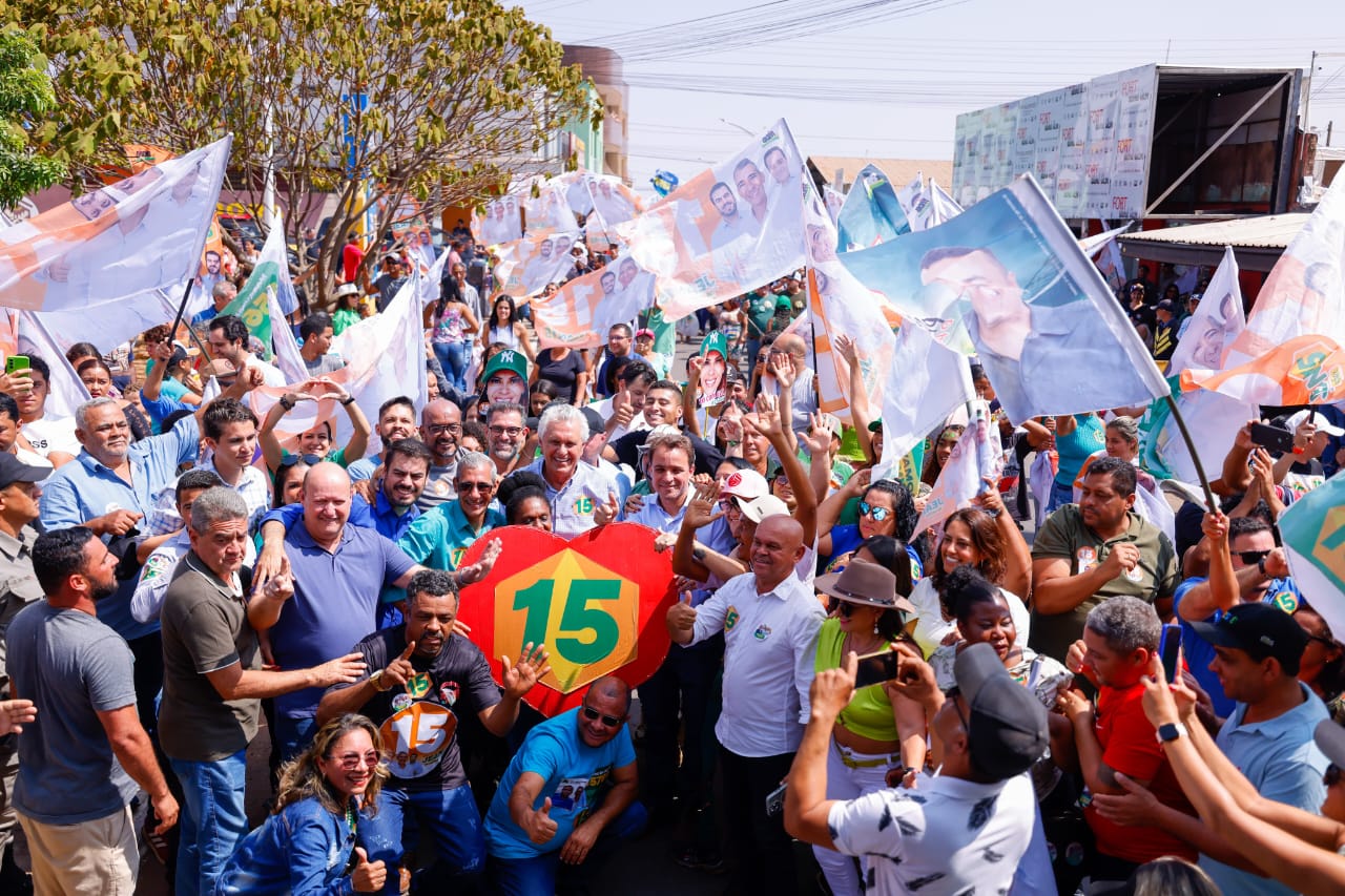  Ao lado do prefeito Daniel do Sindicato e do candidato a prefeito Jean Eustáquio e do vice Dr. Osório, Caiado lidera grande caminhada em Cristalina