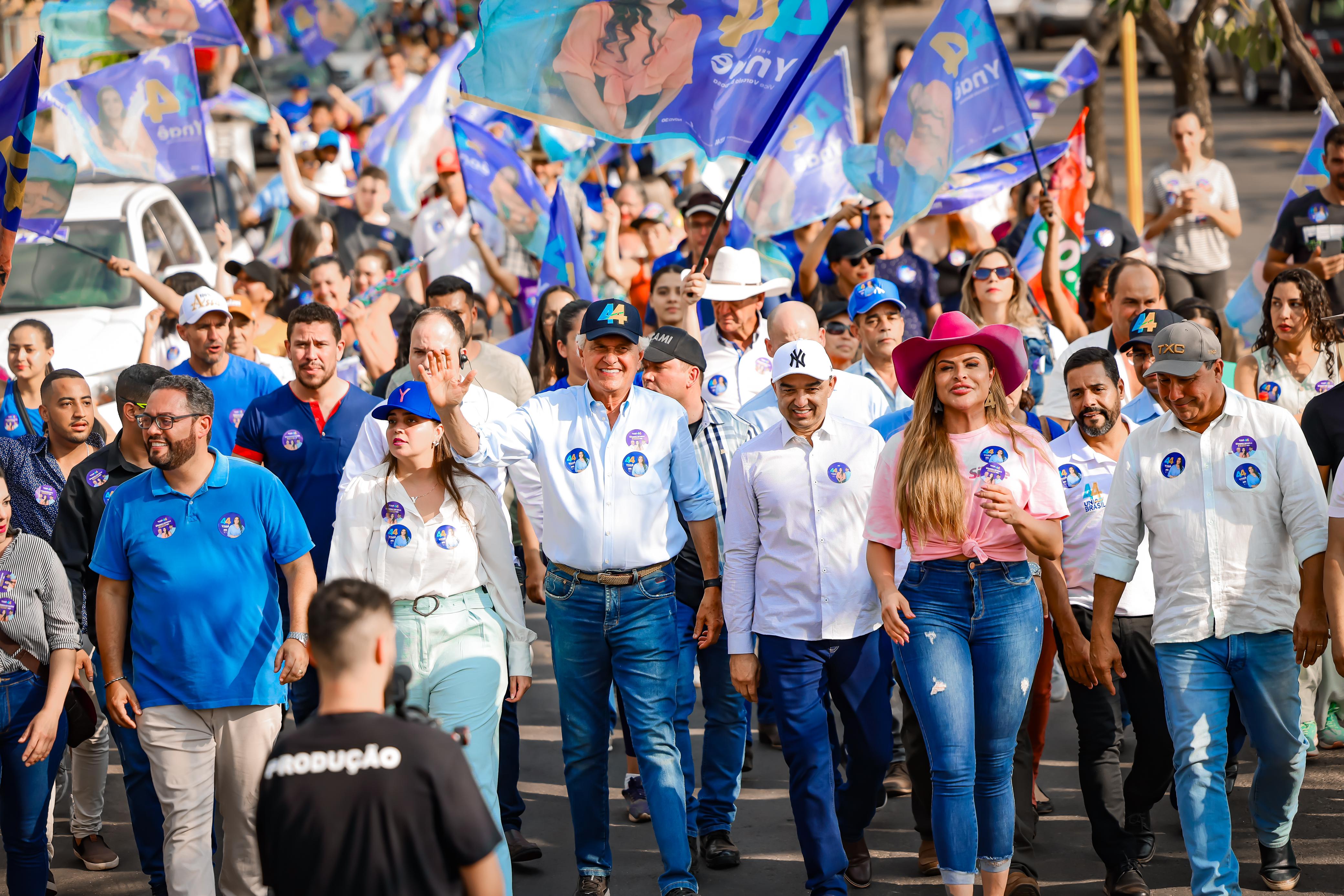 Governador Ronaldo Caiado liderou caminhada a favor da candidata Ynaê Siqueira Curado (UB)