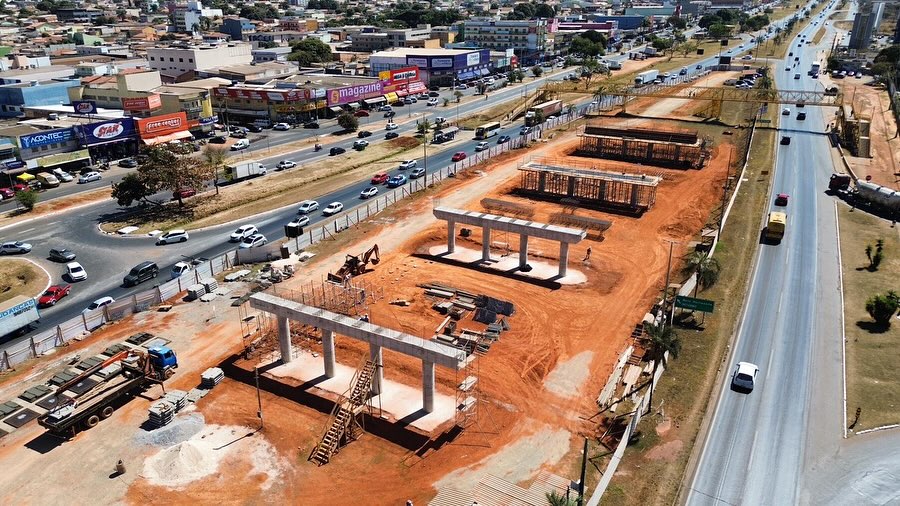 Viaduto em Valparaíso de Goiás está sendo construído sobre a BR-040 na altura dos bairros Jardim Oriente e Etapa A