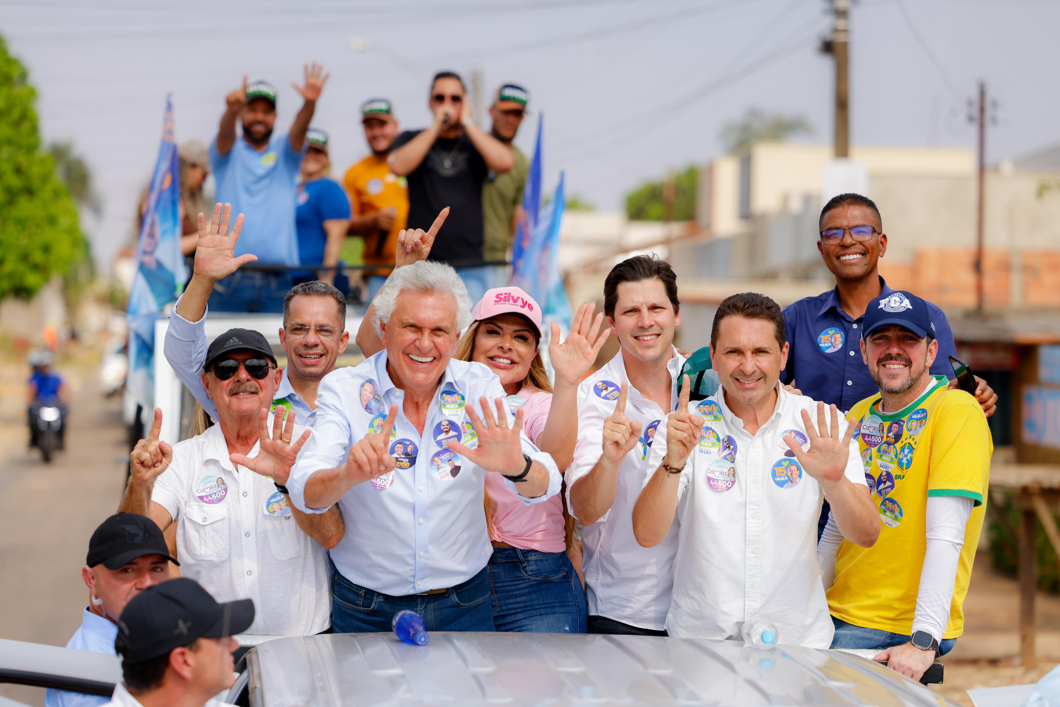 População sai às ruas e manifesta forte apoio a Leandro Vilela em carreata liderada pelo governador Ronaldo Caiado