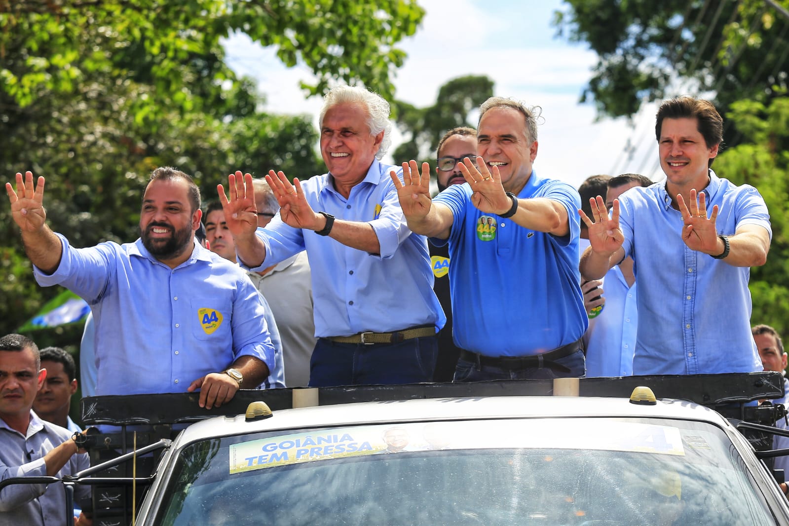 Caiado, Mabel e lideranças participaram de atos de campanha na manhã desta terça-feira (22/10) e conclamaram a população a comparecer às urnas no próximo domingo