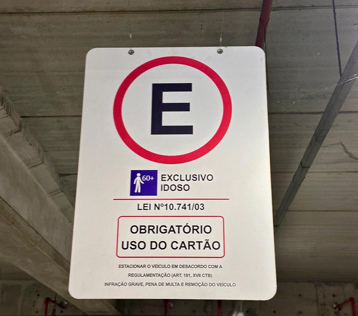 Cartão especial de estacionamento para idoso não precisa mais ser renovado periodicamente 