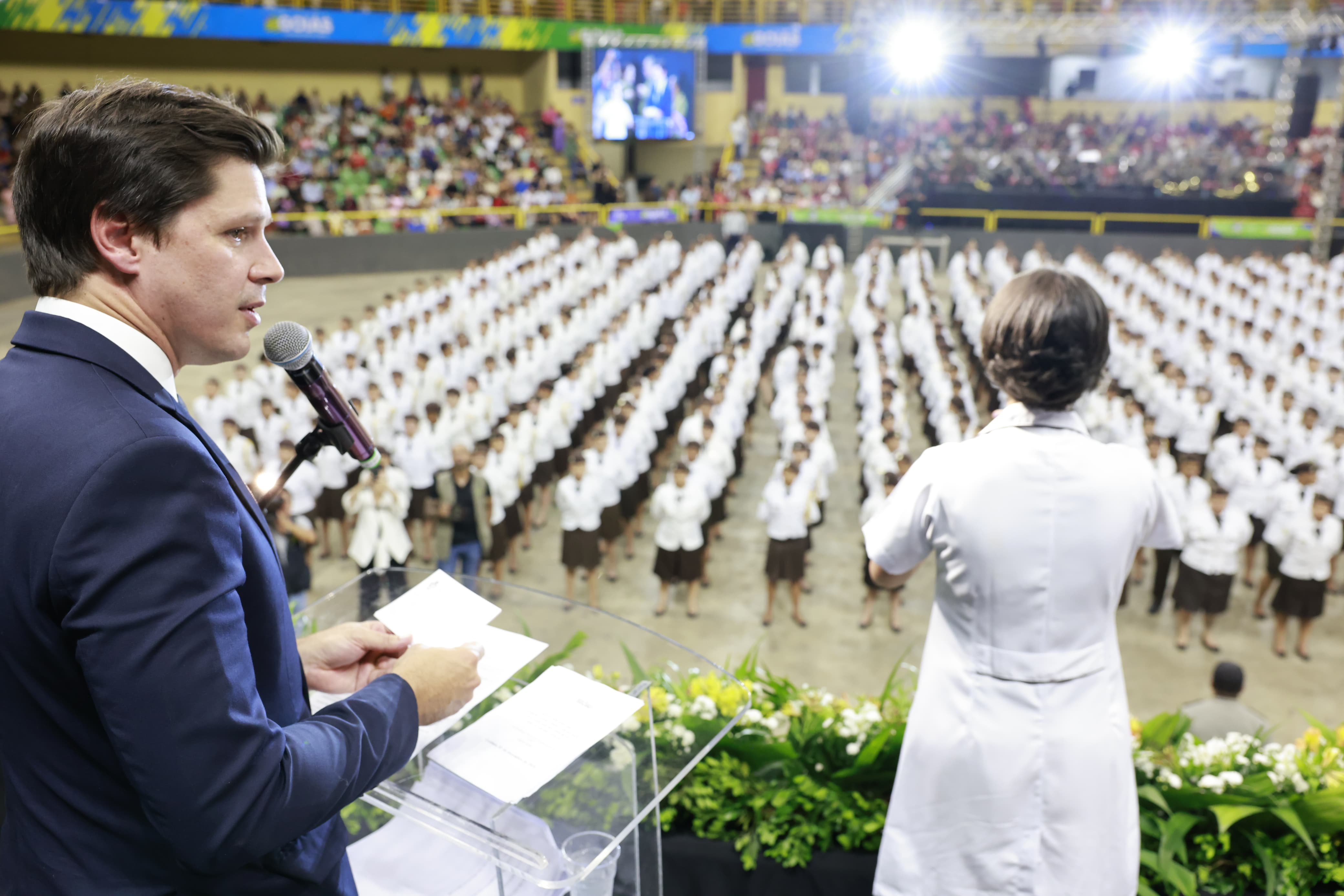 Daniel Vilela destaca ensino de excelência dos colégios militares durante formatura de 750 estudantes