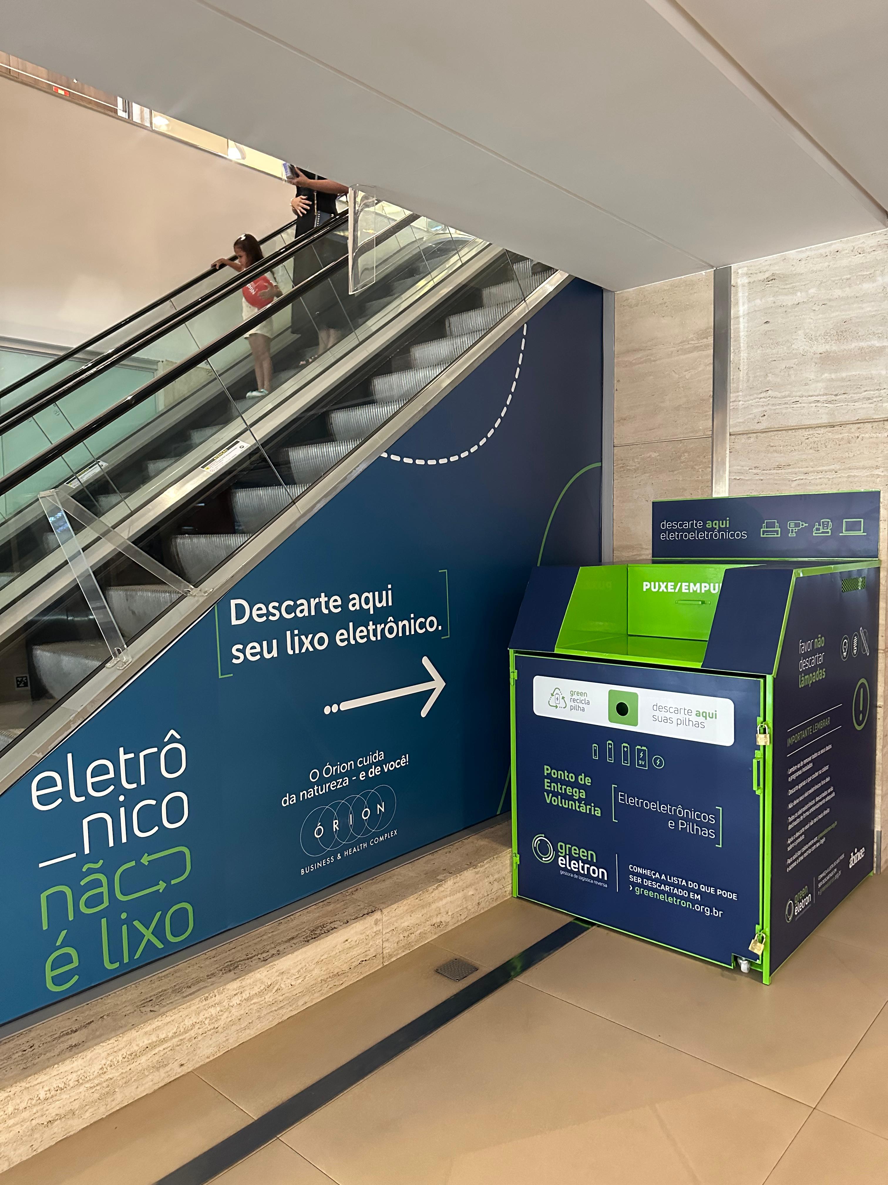 Ponto para coleta de lixo eletrônico instalado no Órion Complex, em Goiânia