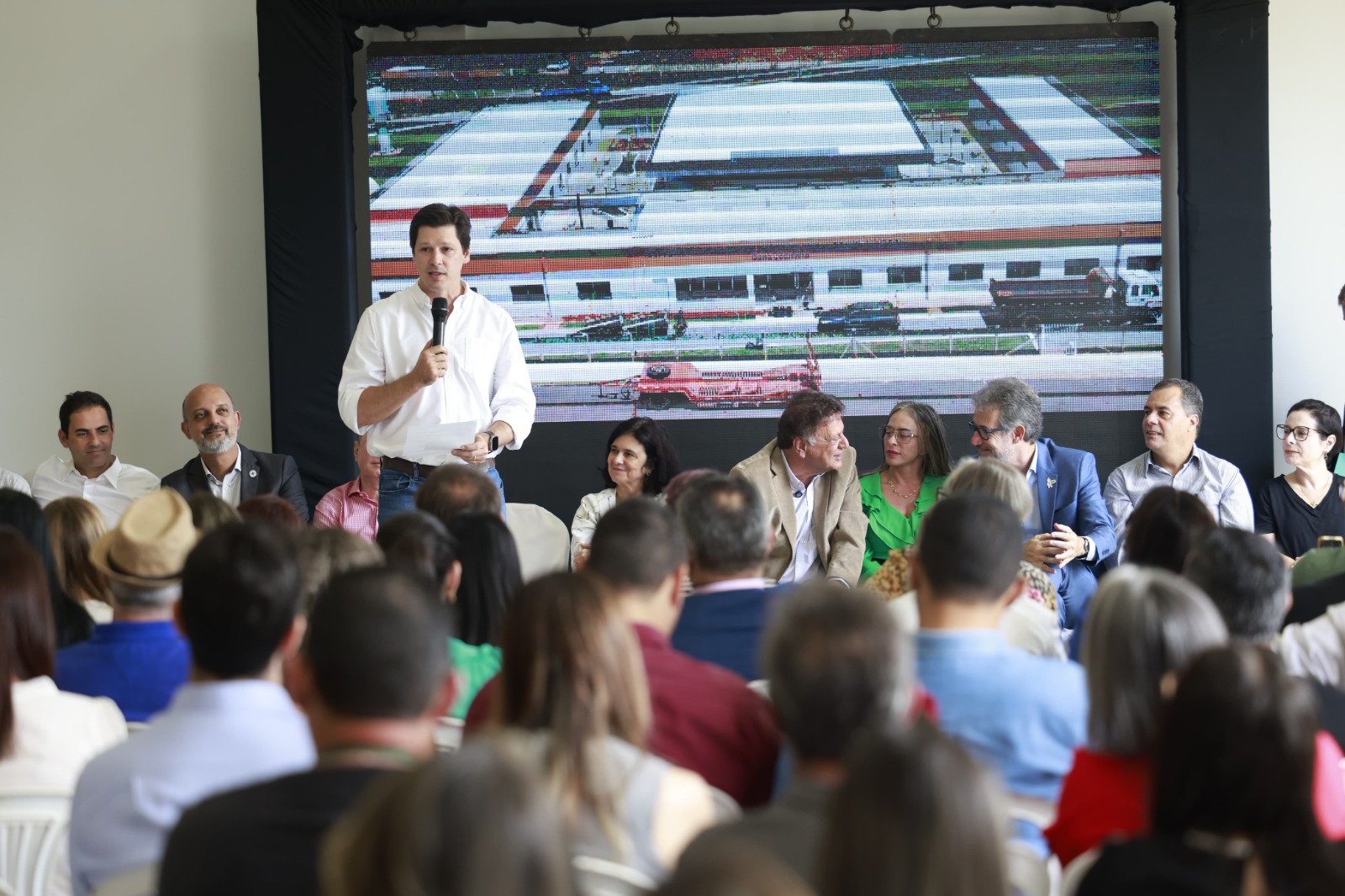 Vice-governador Daniel Vilela e ministra da Saúde, Nísia Trindade, durante entrega do Hospital Regional de Catalão 