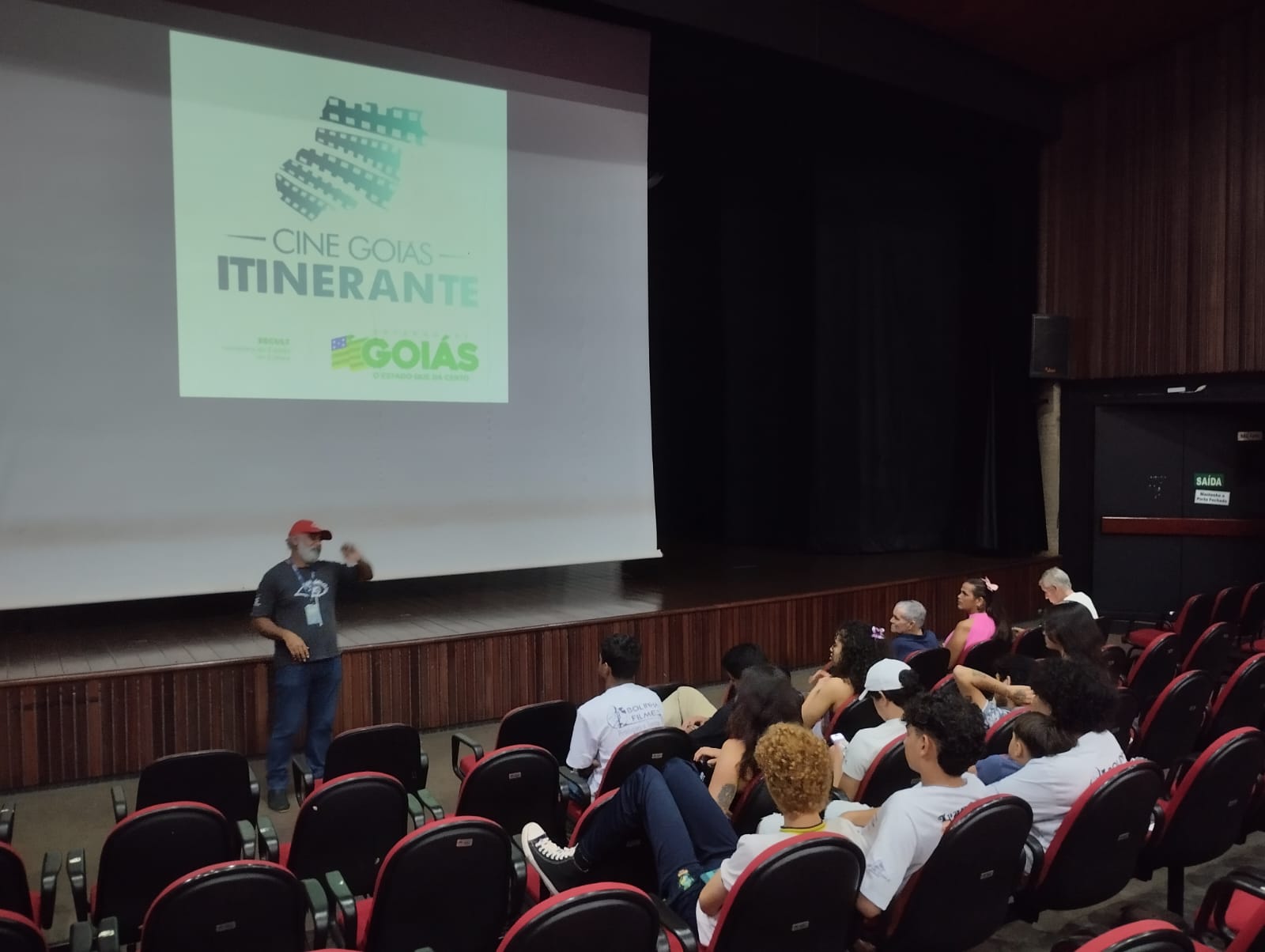 Projeto Cine Goiás Itinerante - Natal na Praça oferece sessões gratuitas de filmes natalinos para a população