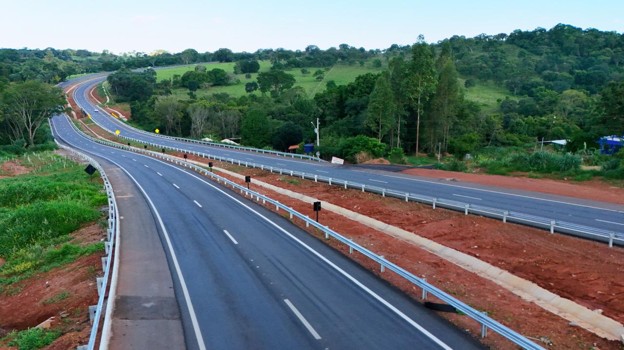 Duplicação da GO-010, em Senador Canedo: obra facilita escoamento de produções agroindustriais e o tráfego de pessoas na região Metropolitana de Goiânia